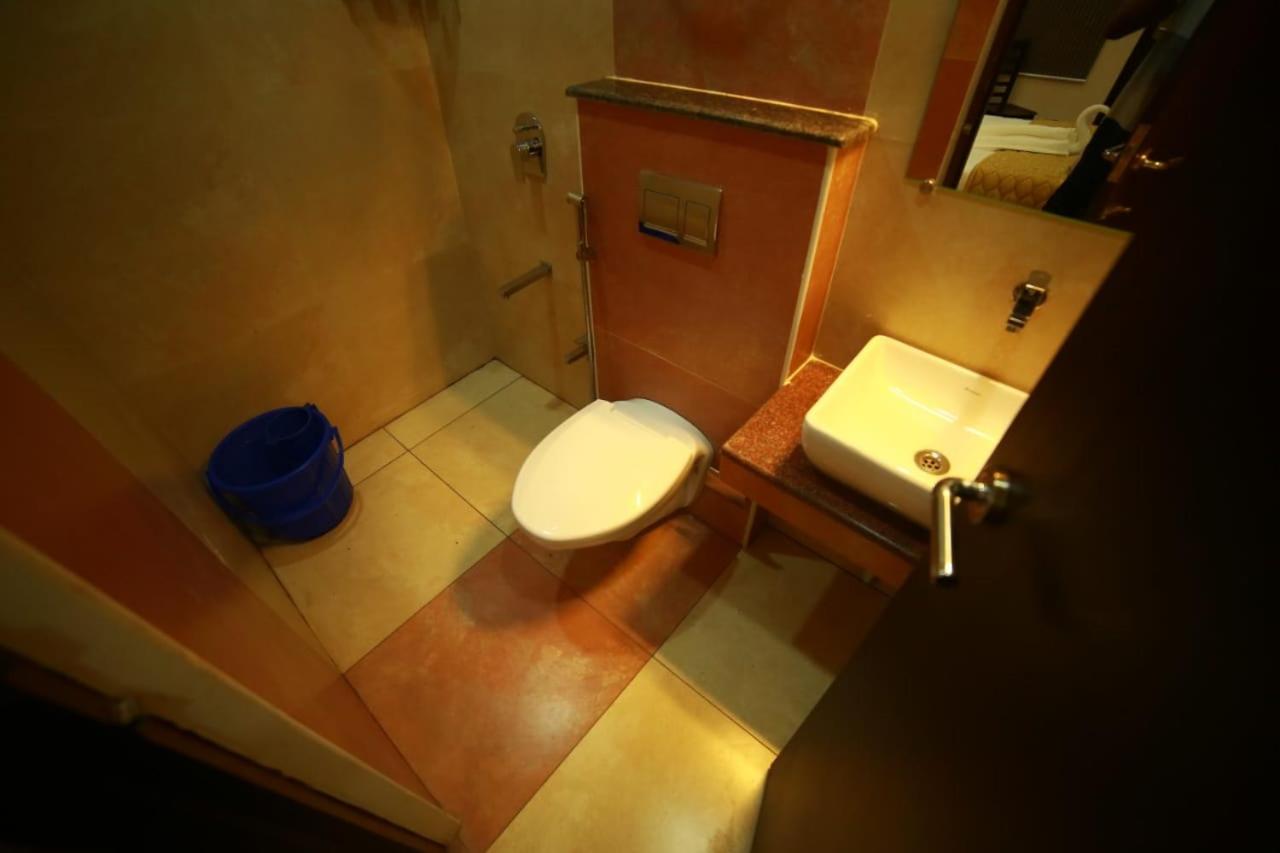 Standard Double or Twin Room - Photo 6