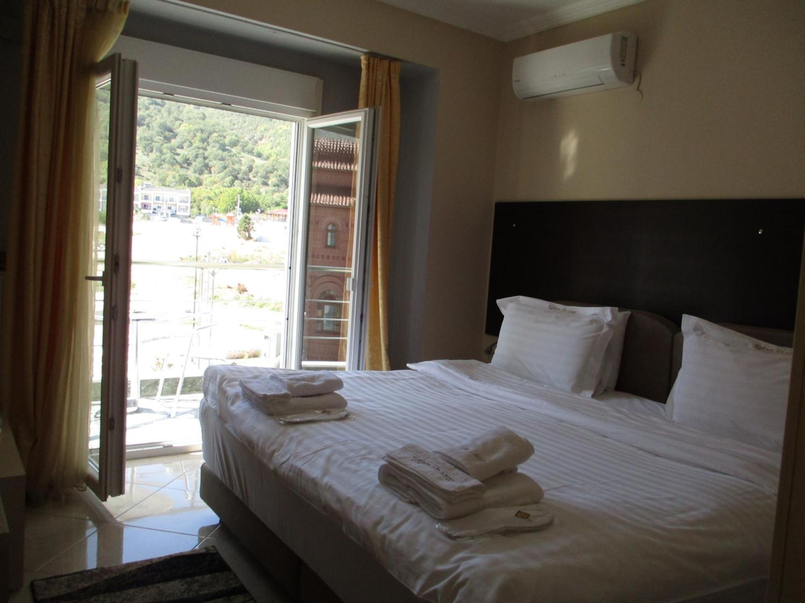 Double Room with Balcony photo 3