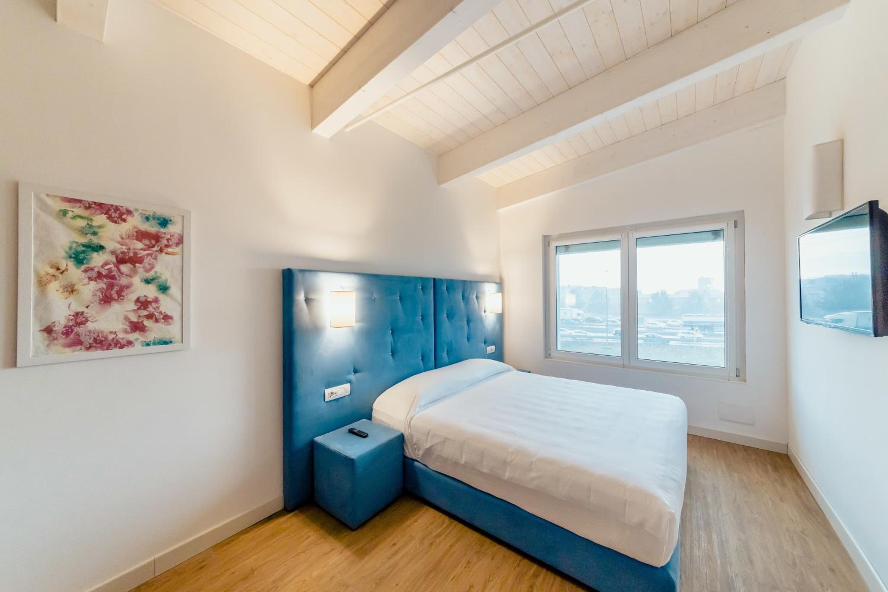 One-Bedroom Apartment with Sofa Bed photo 2