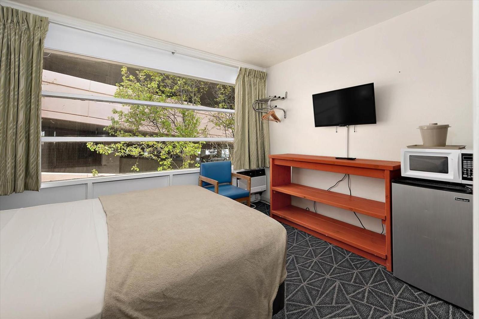 Economy  Room with 1 double bed - Photo 5