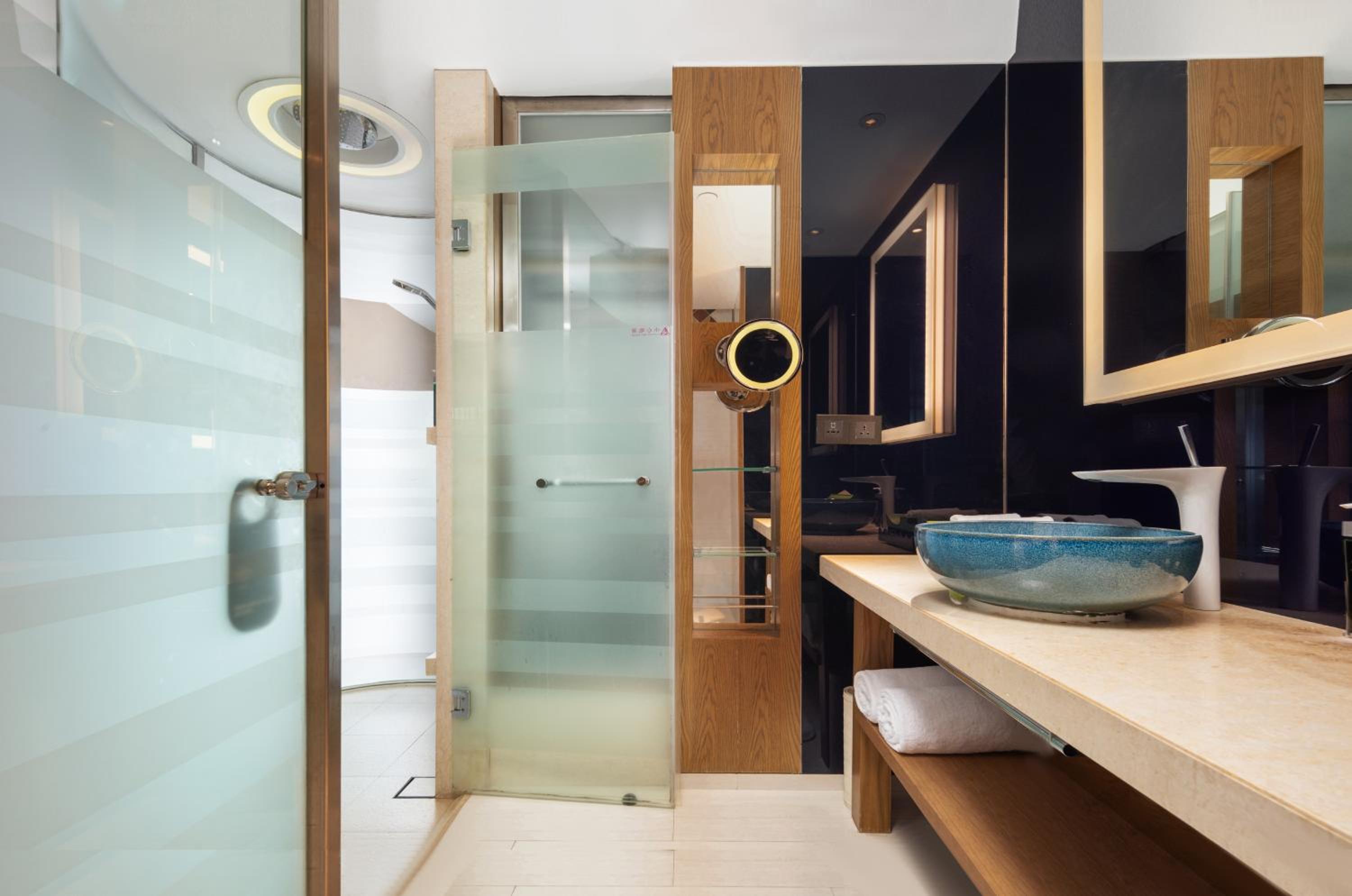 Superior Twin Room with Sea View - Photo 6