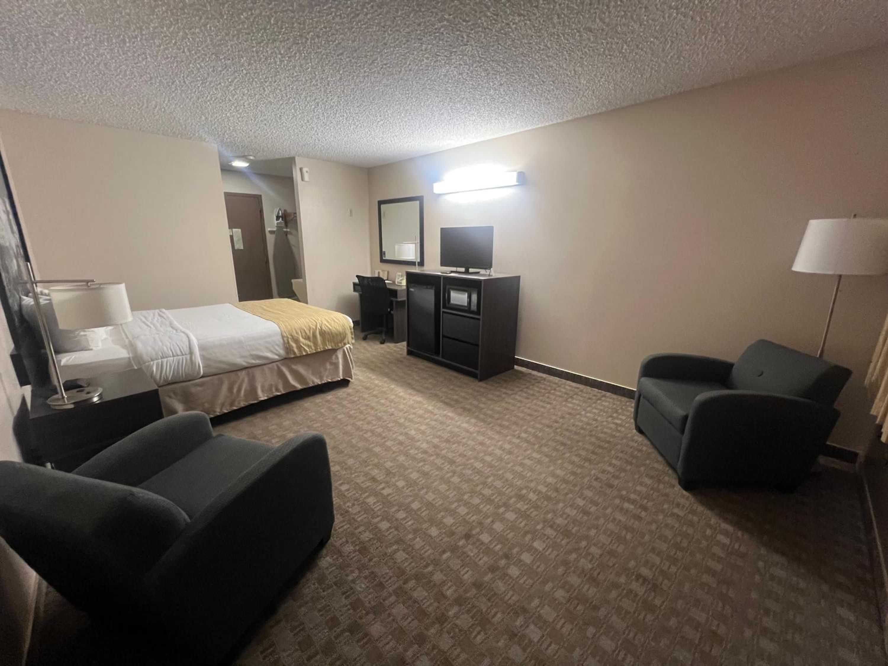Queen Room - Mobility Access/Non-Smoking - Photo 3