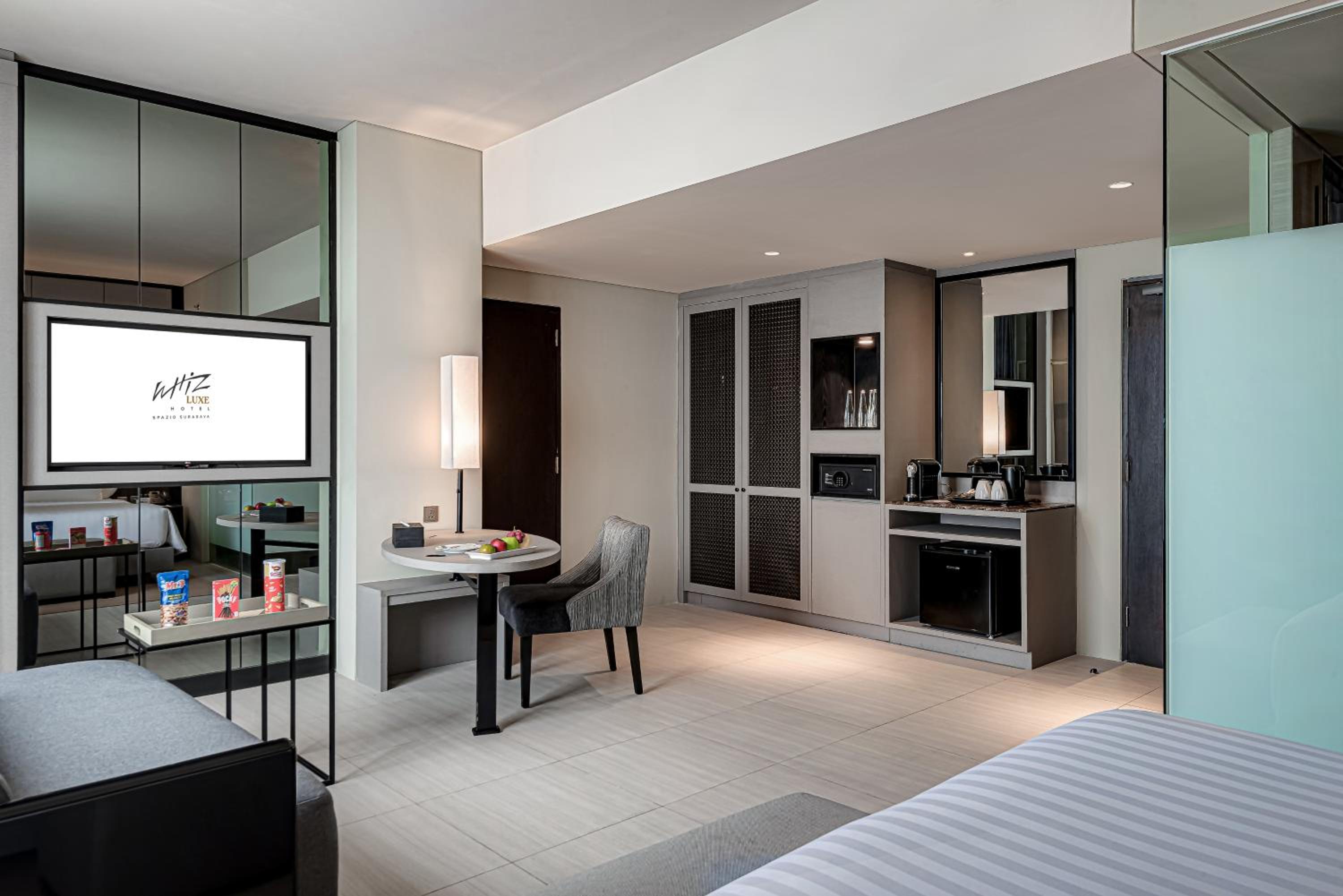 Suite Room - Photo 3