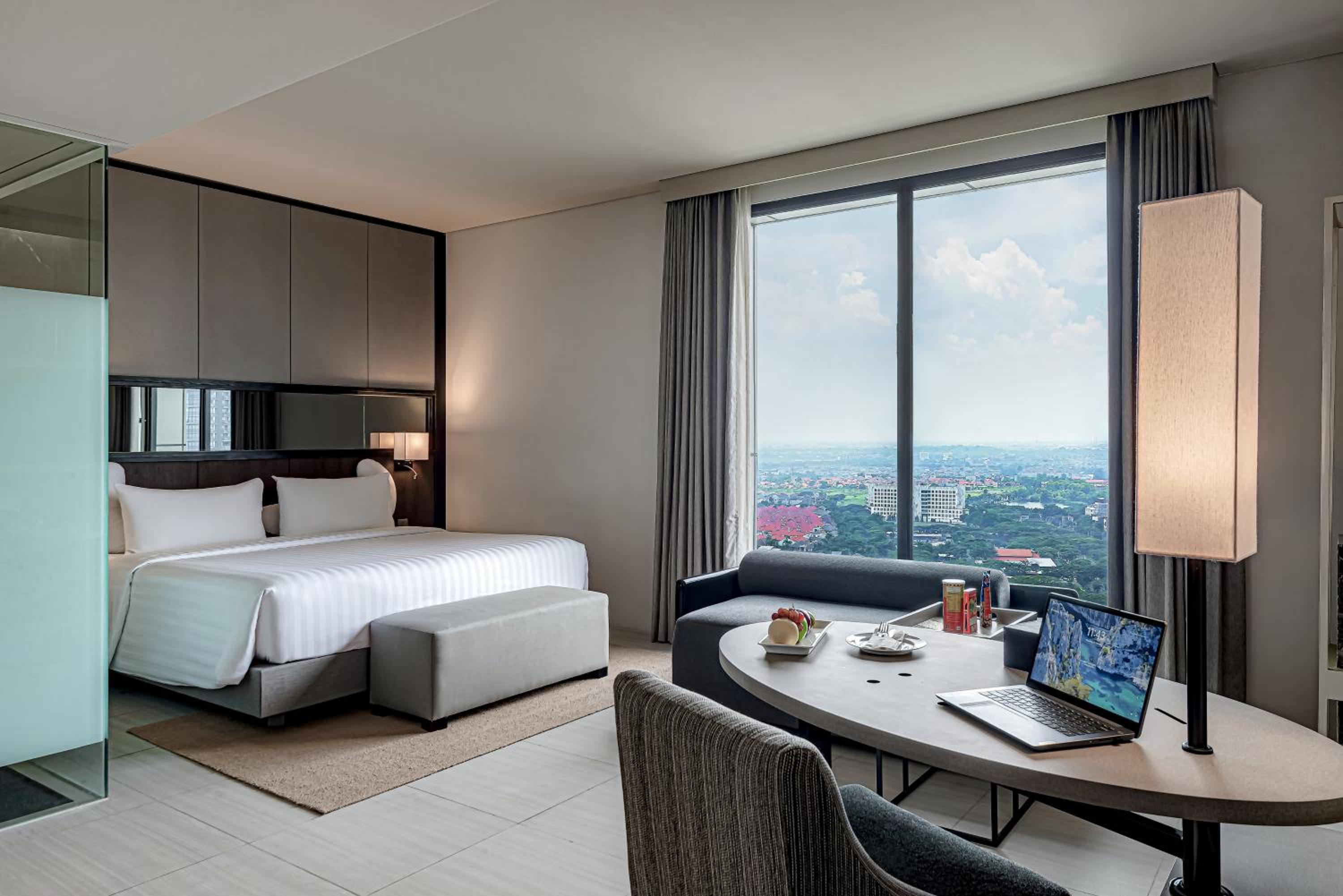 Suite Room - Photo 1