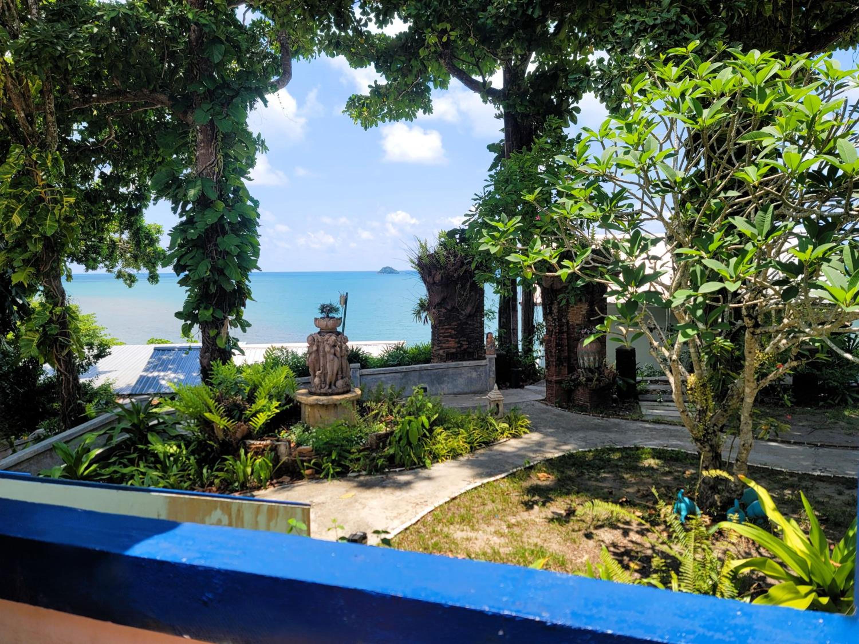 Deluxe Ocean View - Photo 3