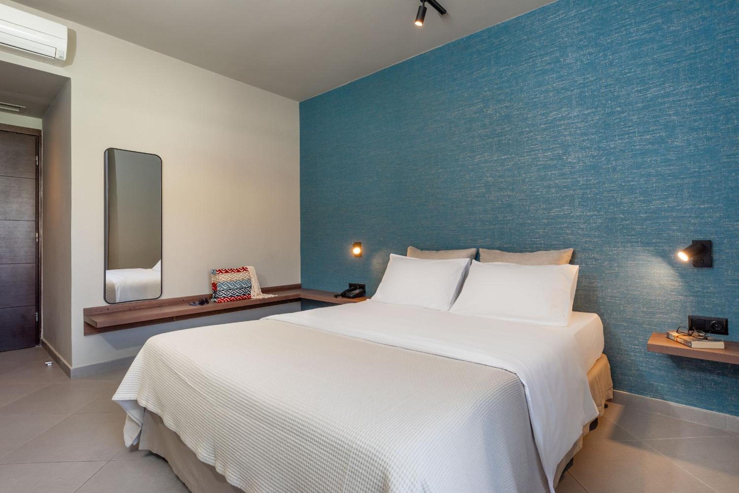 Comfort Side Sea or Castle View