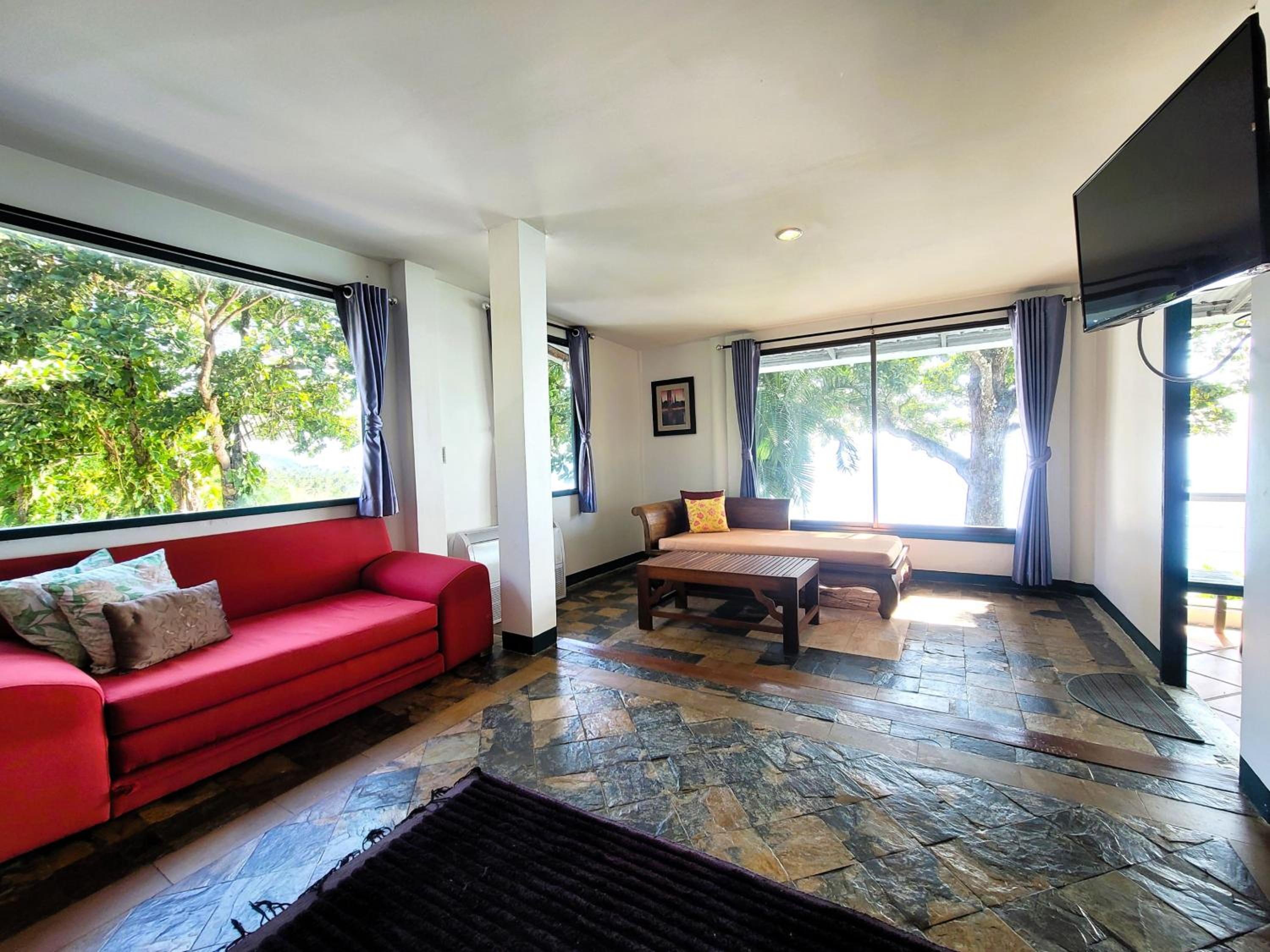 Deluxe Suite Ocean View - Photo 11