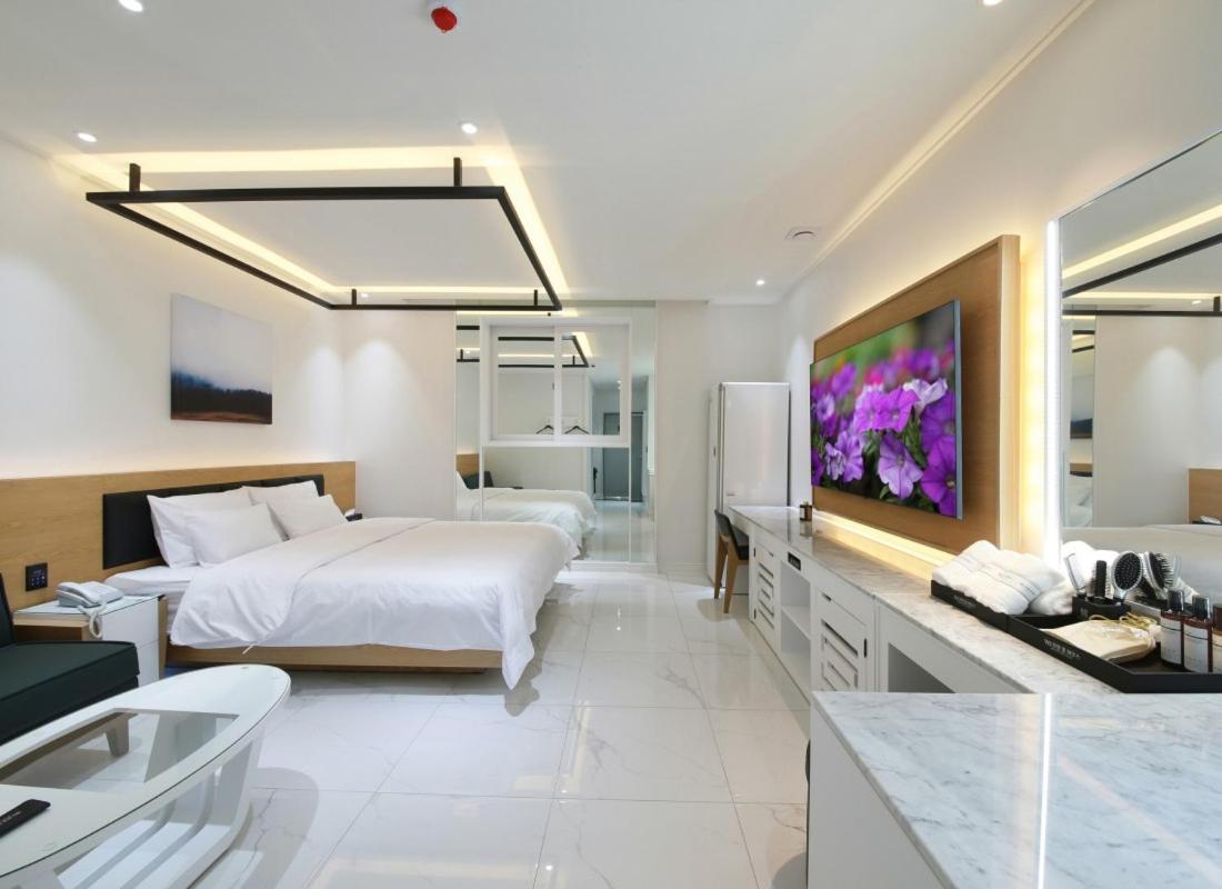Boutique Room - Photo 1