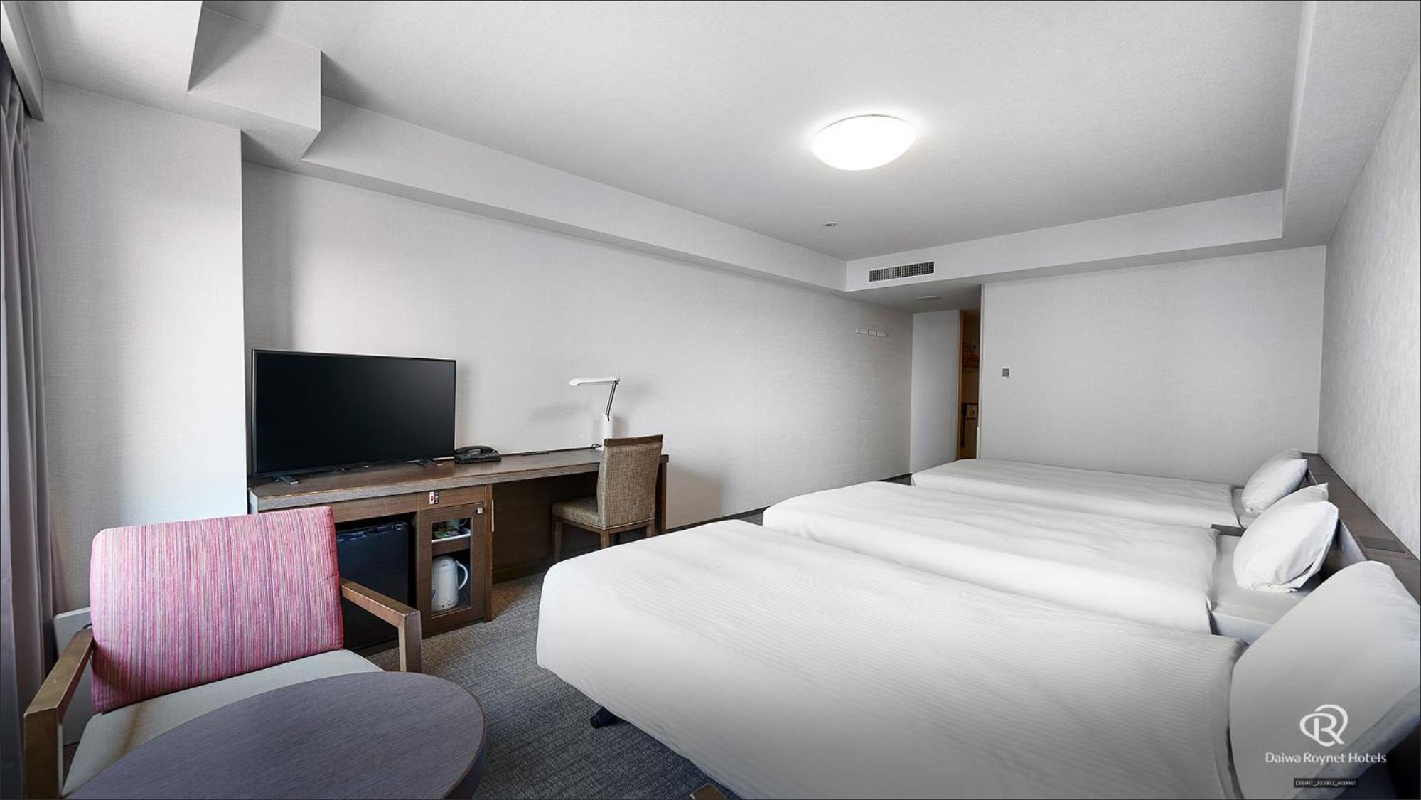 Superior Twin Room with Extra Bed - Non-Smoking - Photo 8