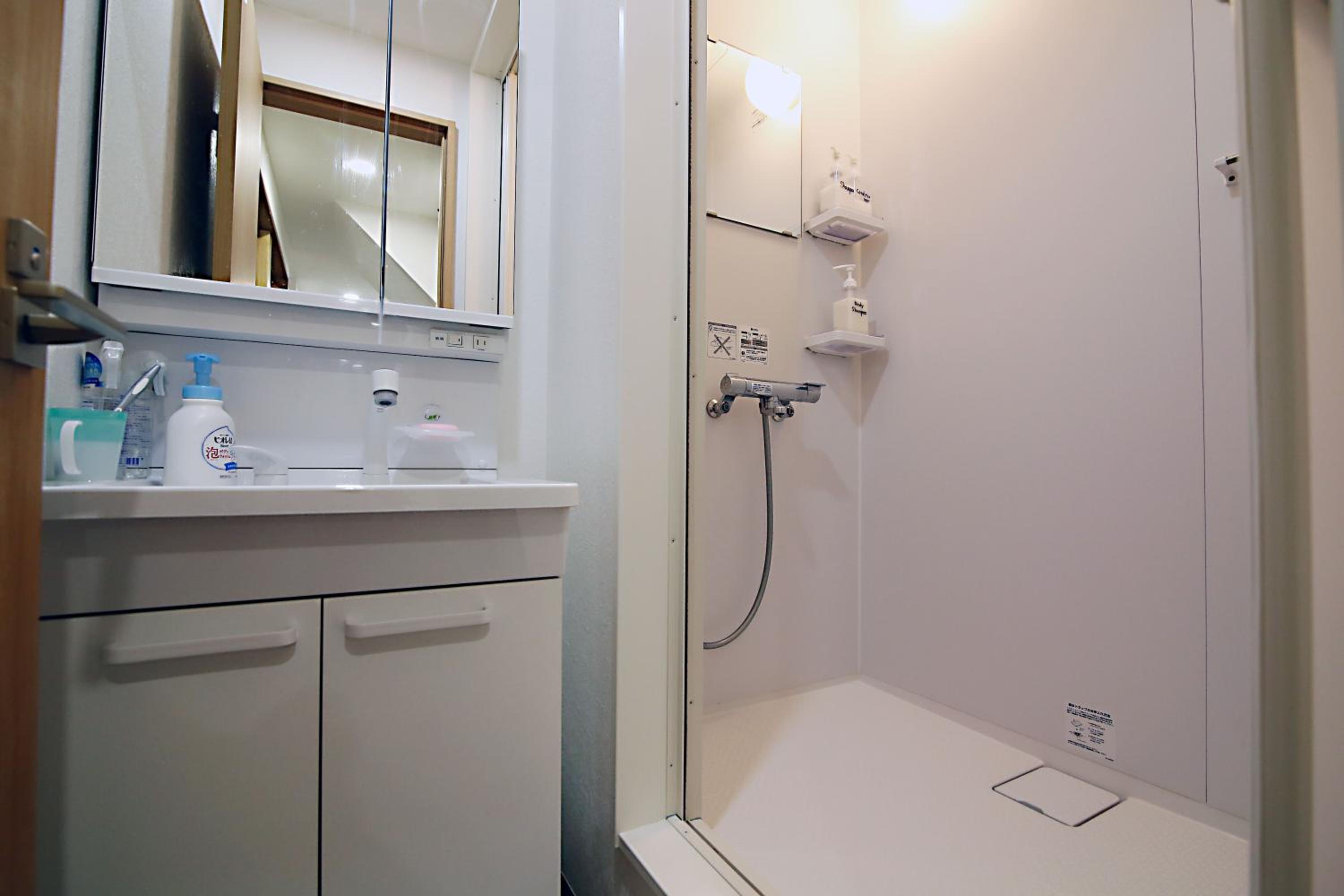 Single Room with Shared Toilet photo 2