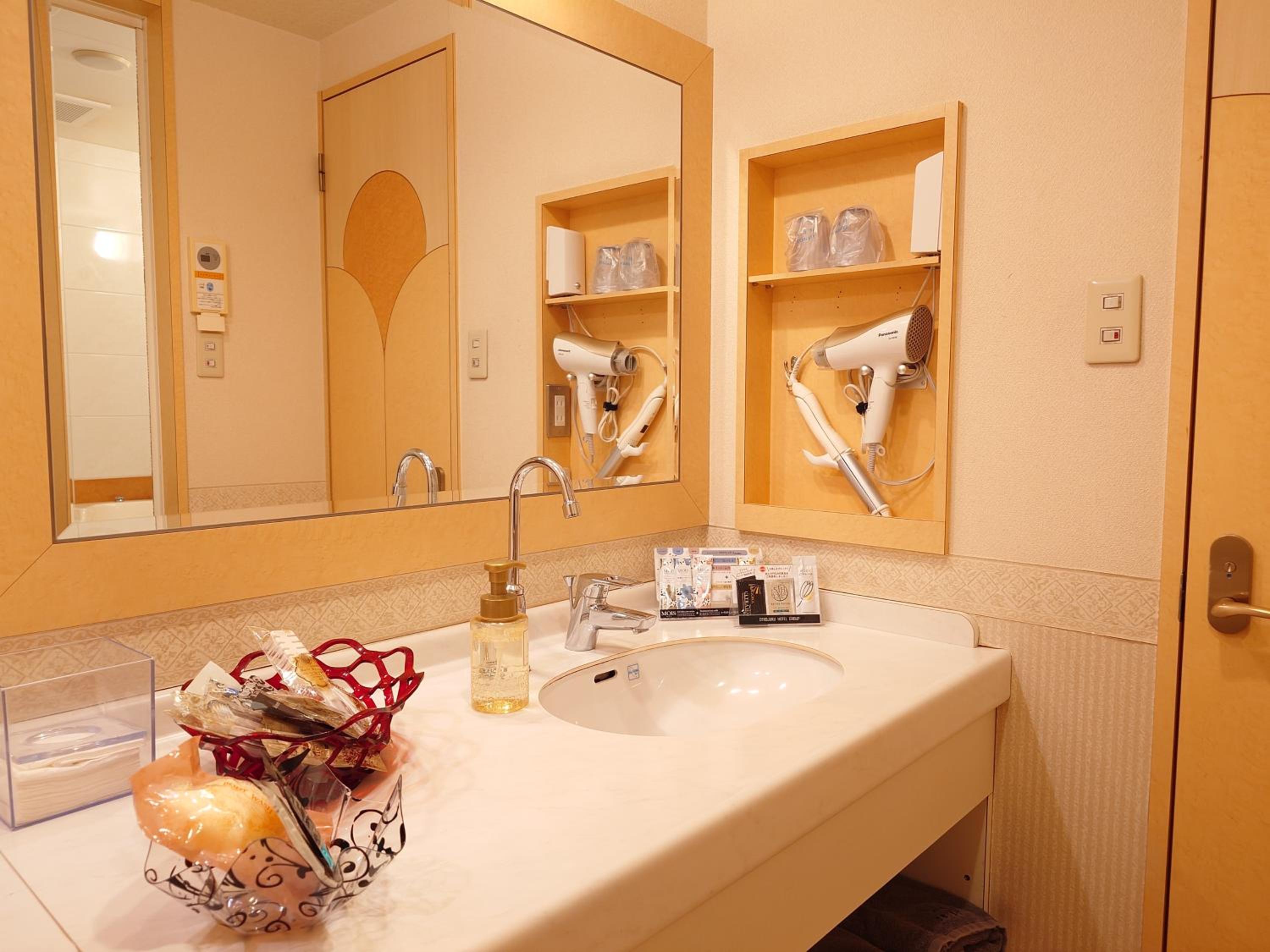 Standard Double Room - 21:00 Check-in photo 3
