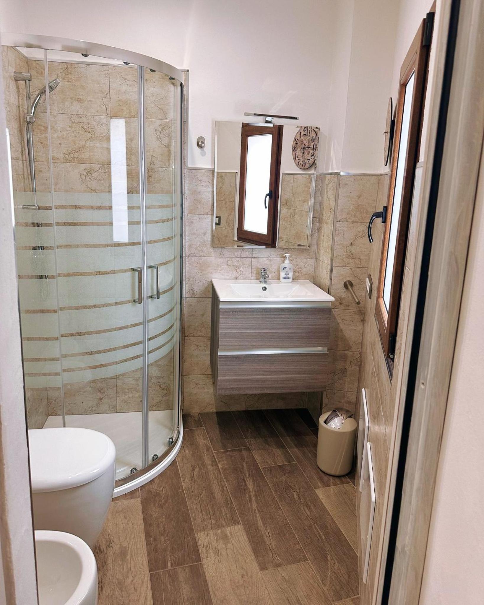 Double Room with Private Bathroom photo 3