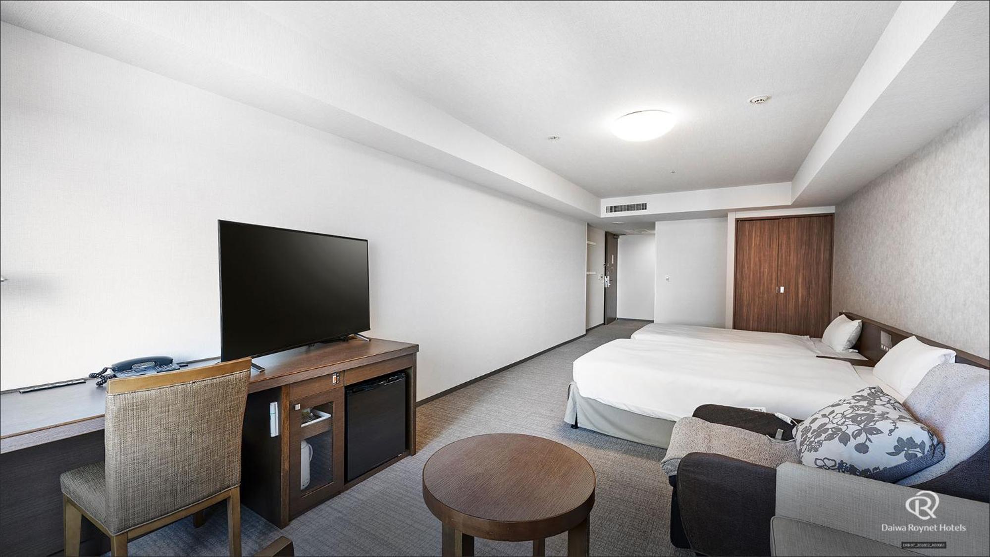 Universal Twin Room - Non-Smoking - Photo 3