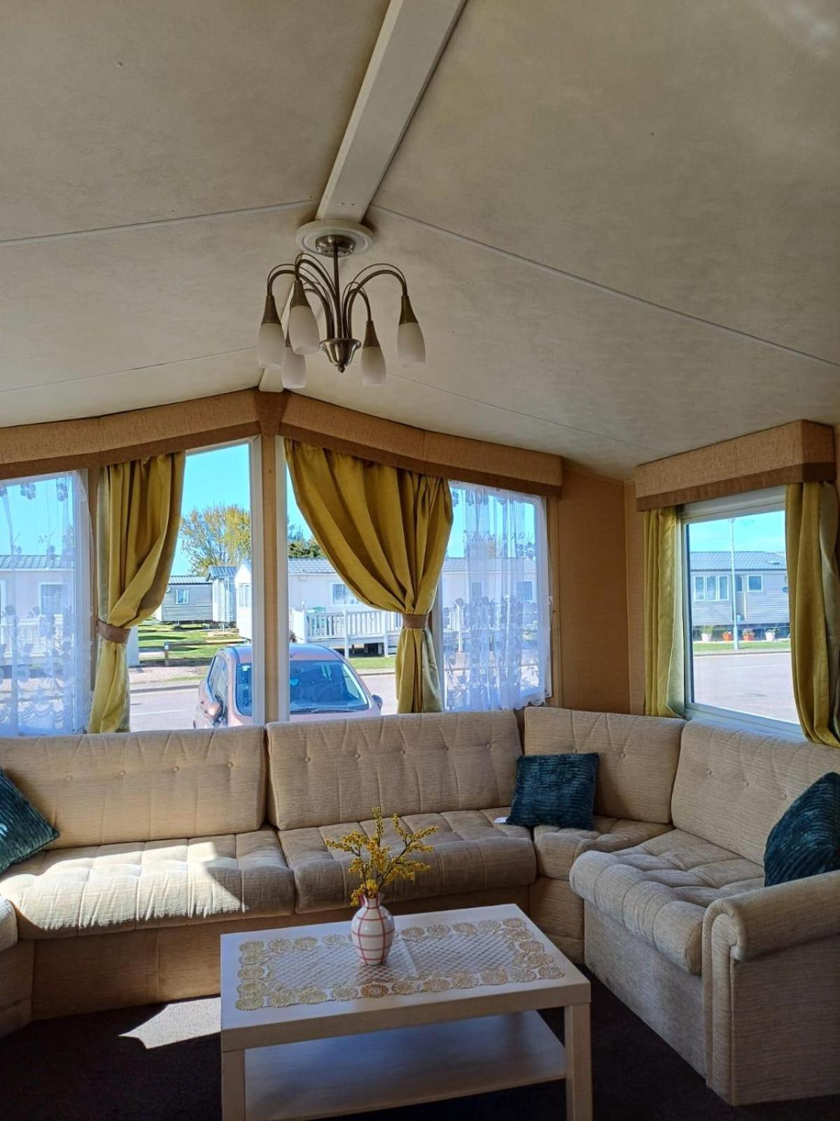Mobile Home photo 1