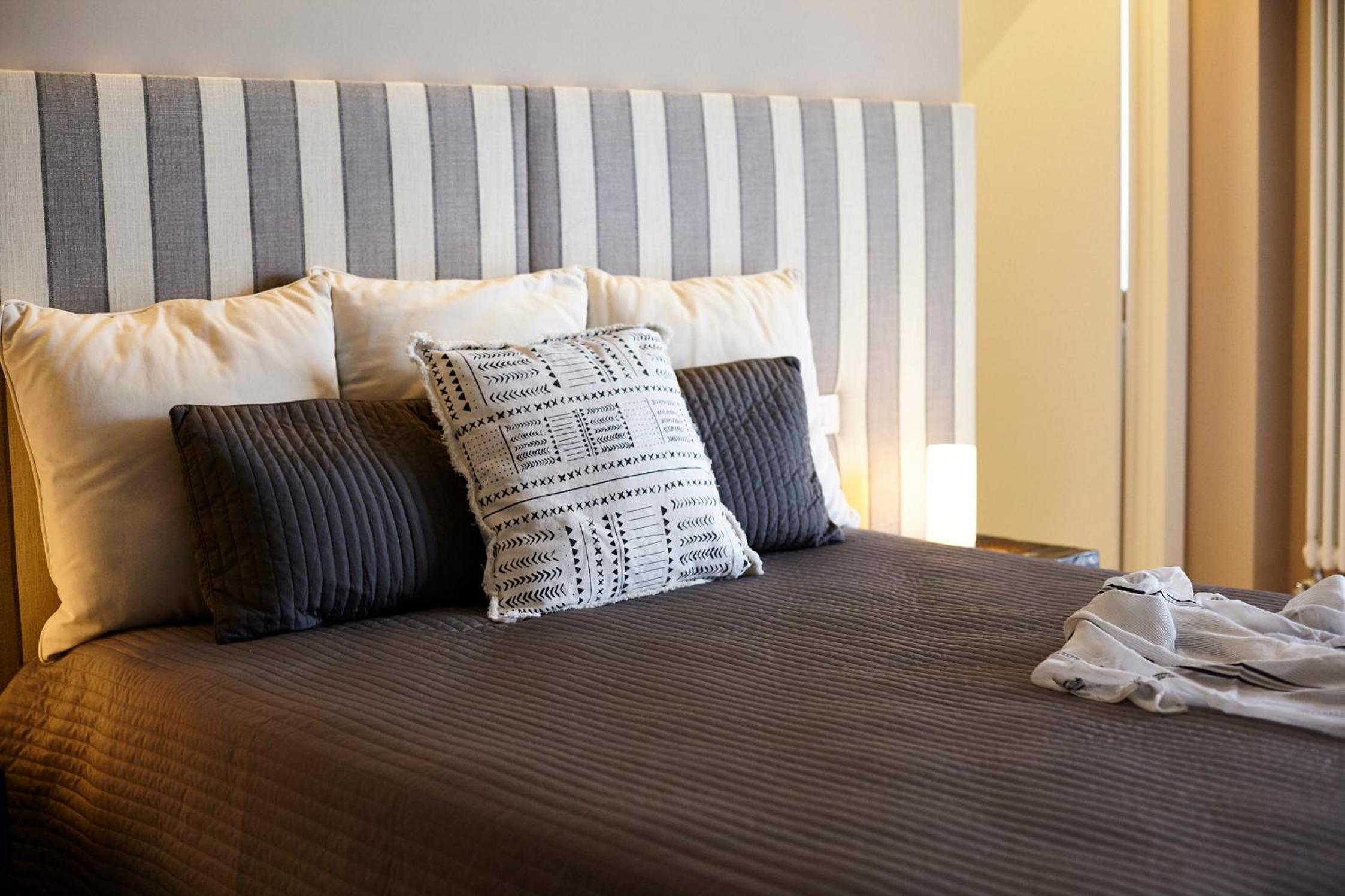Deluxe Double Room With Extra Bed