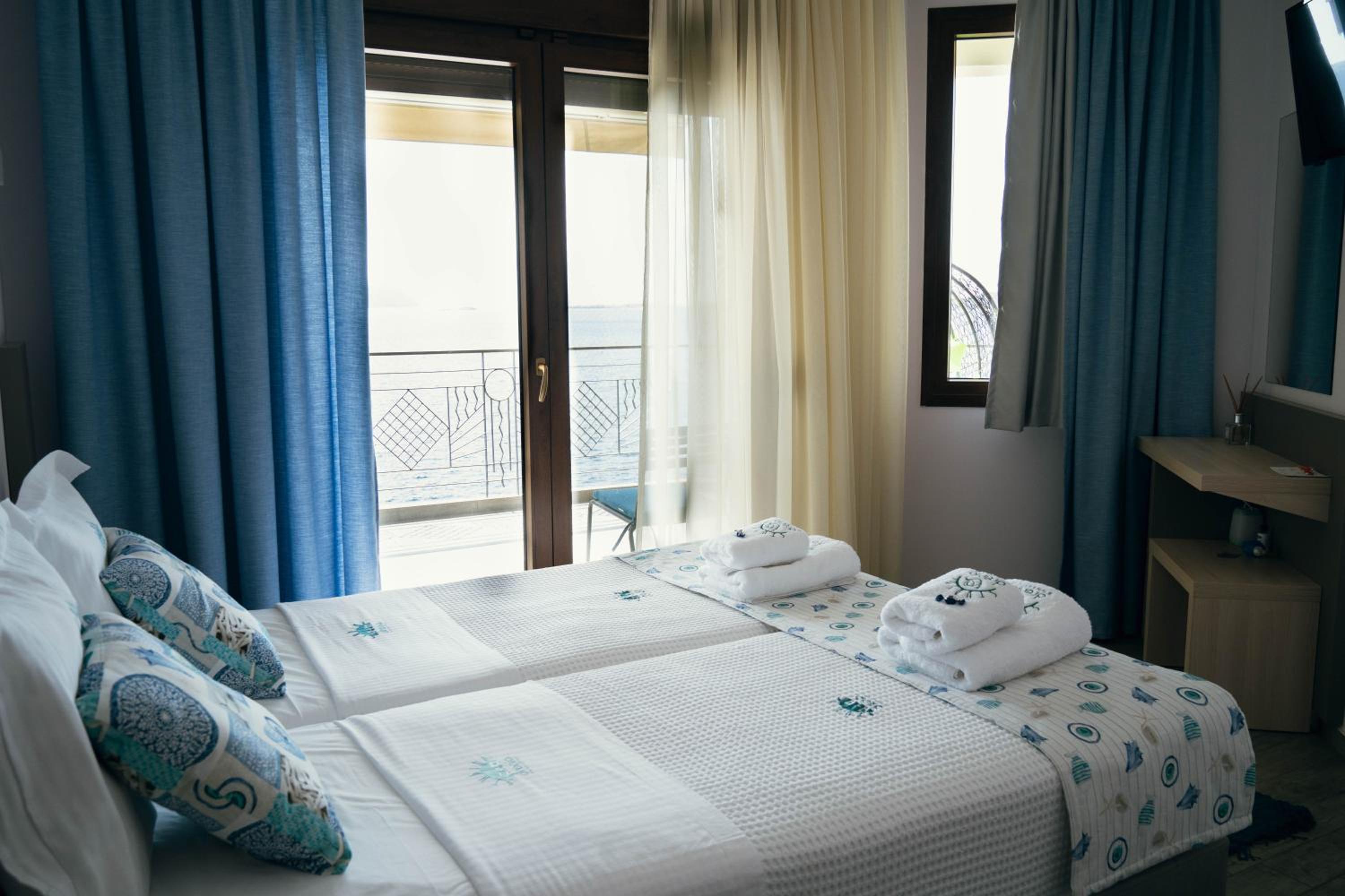 Two-Bedroom Apartment with Sea View photo 1