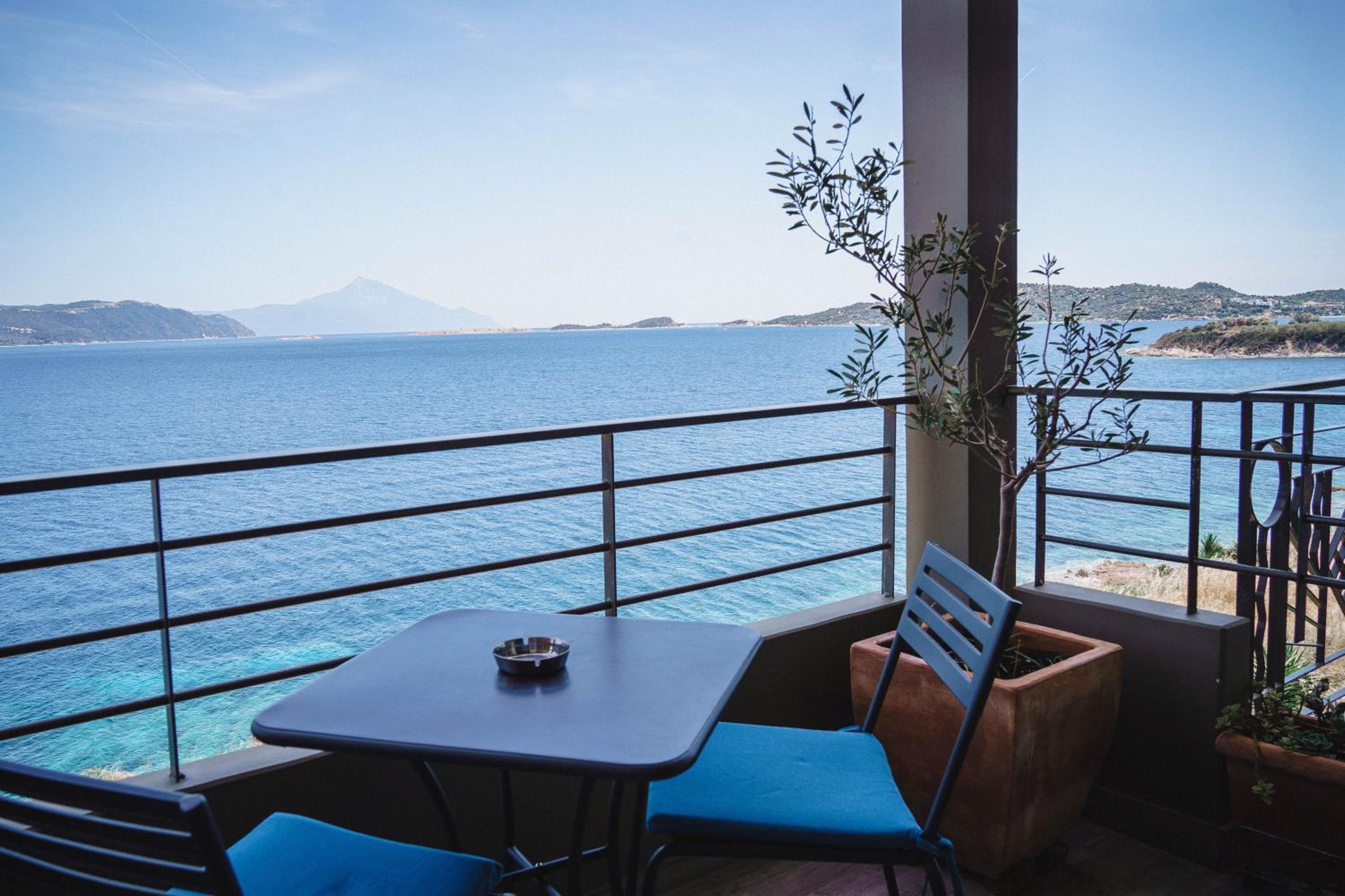 Deluxe Double or Twin Room with Sea View photo 2