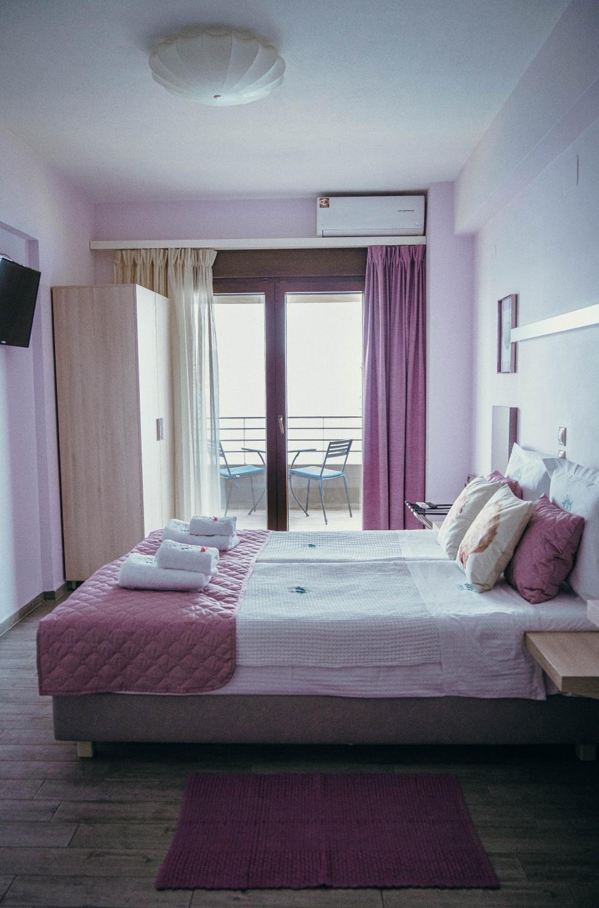 Deluxe Double or Twin Room with Sea View photo 3