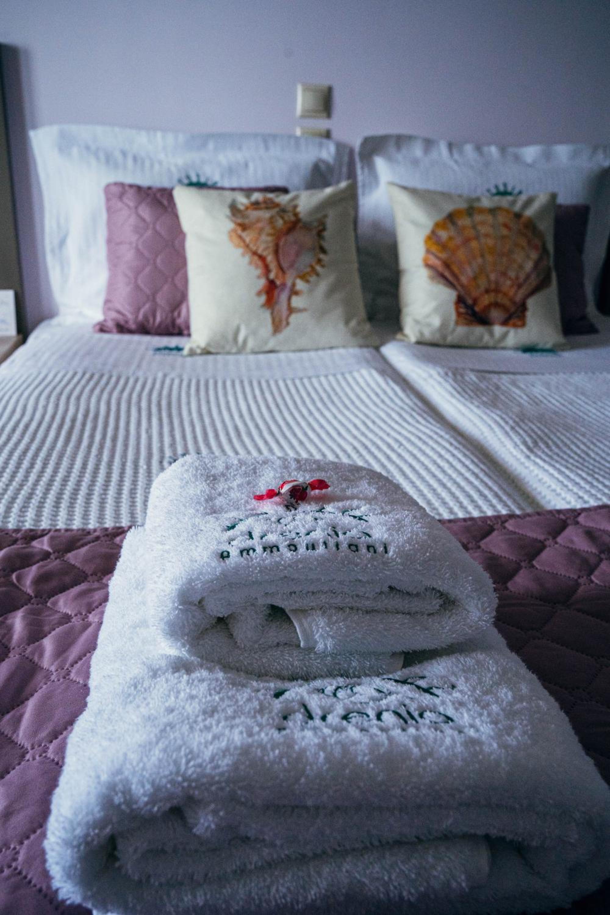 Deluxe Double or Twin Room with Sea View photo 3