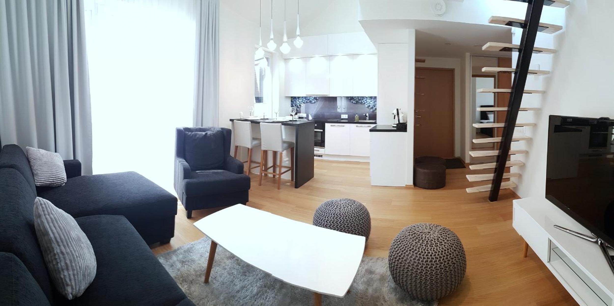 Apartment with Balcony - Photo 29