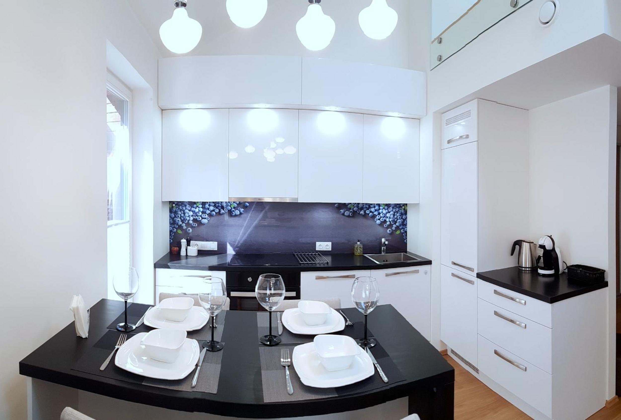 Apartment with Balcony - Photo 30