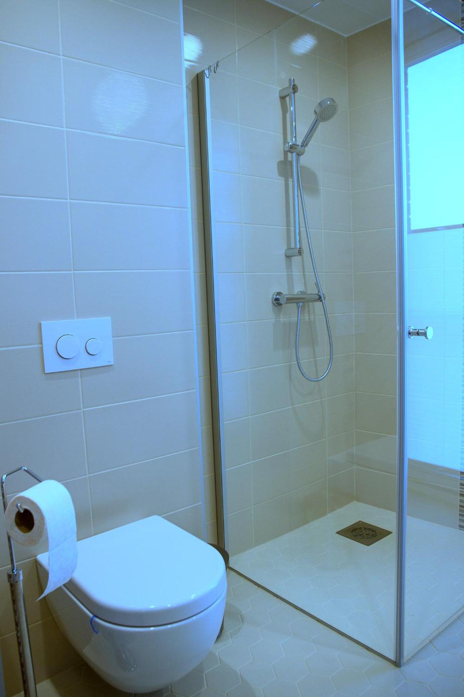 Apartment with Balcony - Photo 37