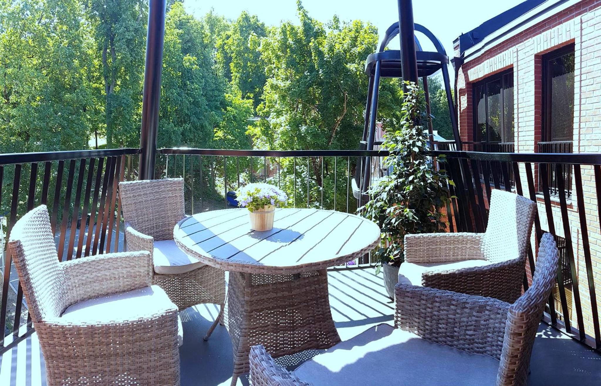 Apartment with Balcony - Photo 15