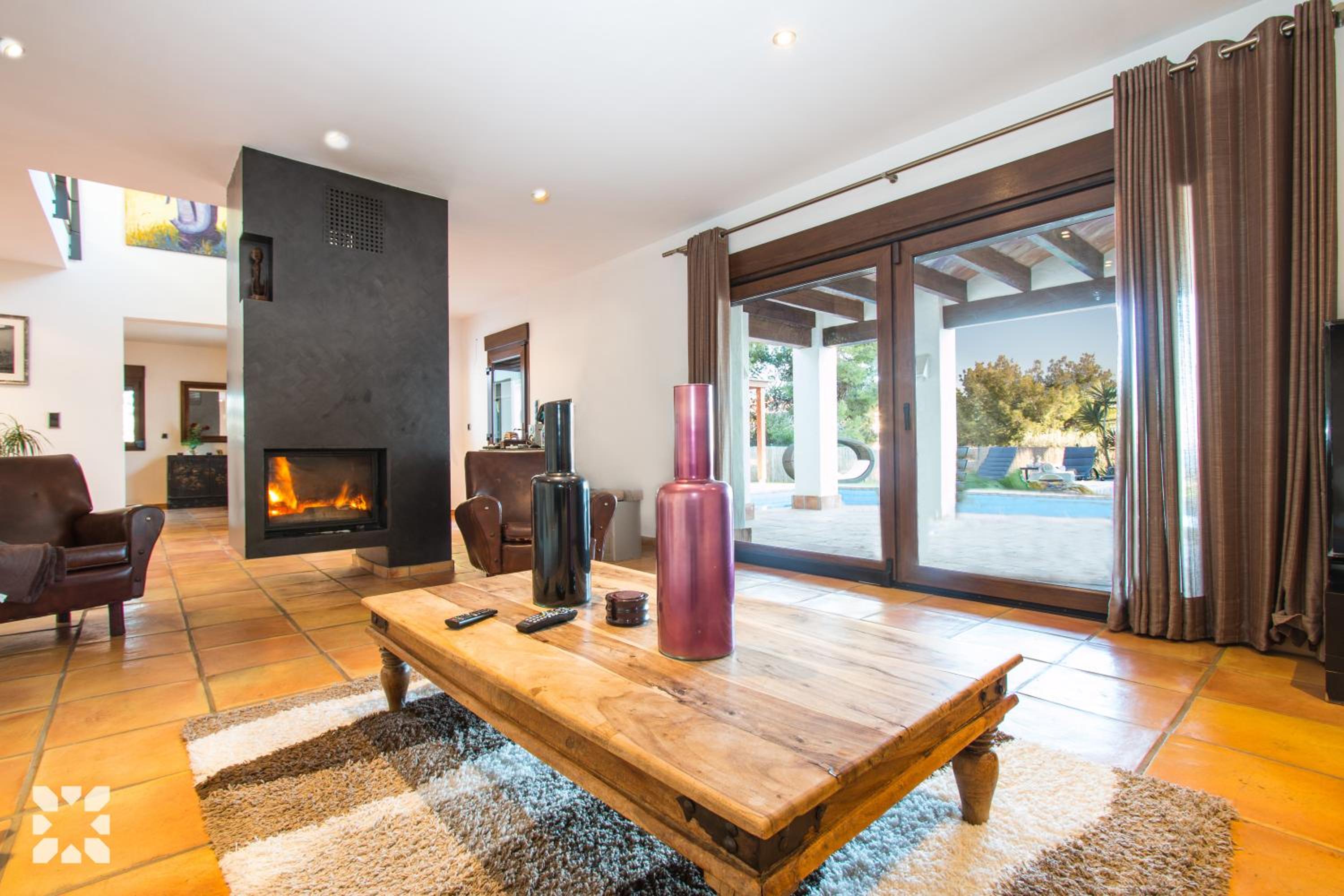 Villa photo 2