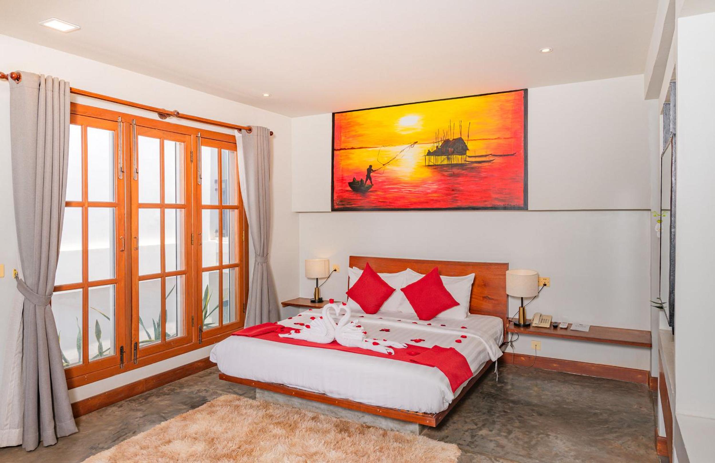Classic Double Room with Balcony - Photo 2
