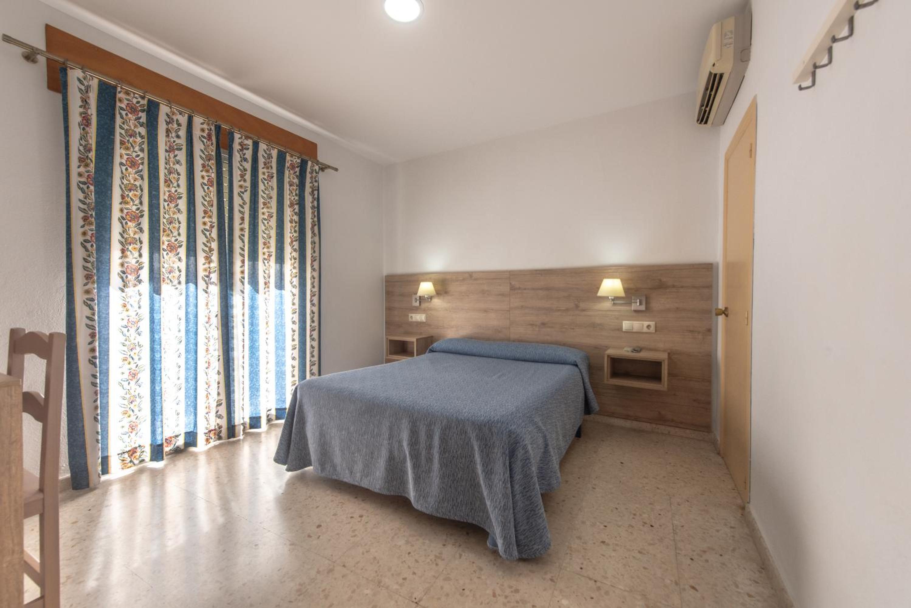 Double or Twin Room - Photo 1