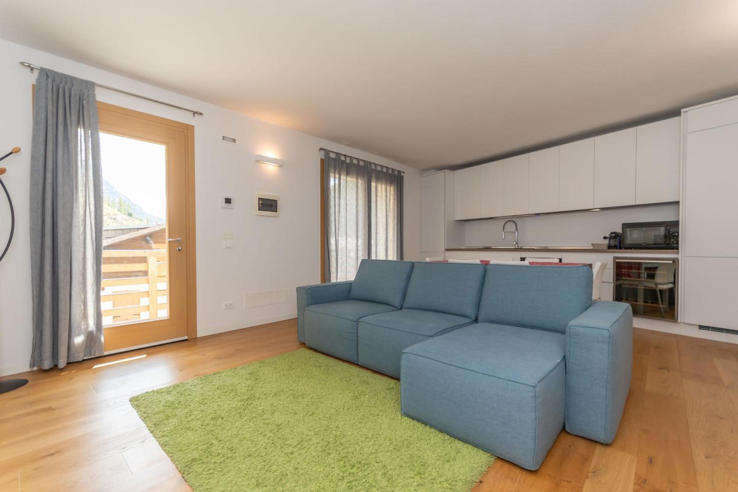 Apartment with Balcony photo 1
