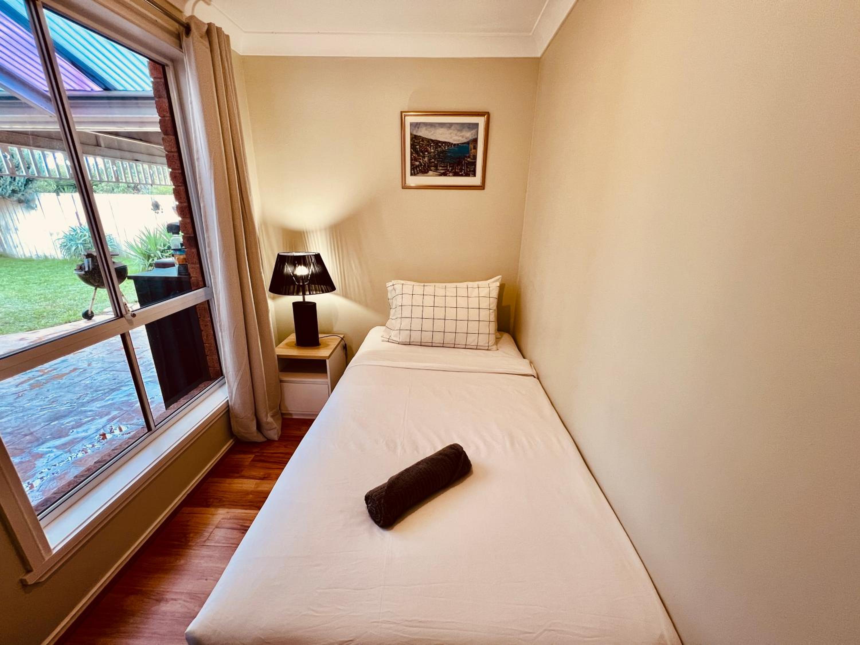 Single Room with Shared Bathroom photo 2