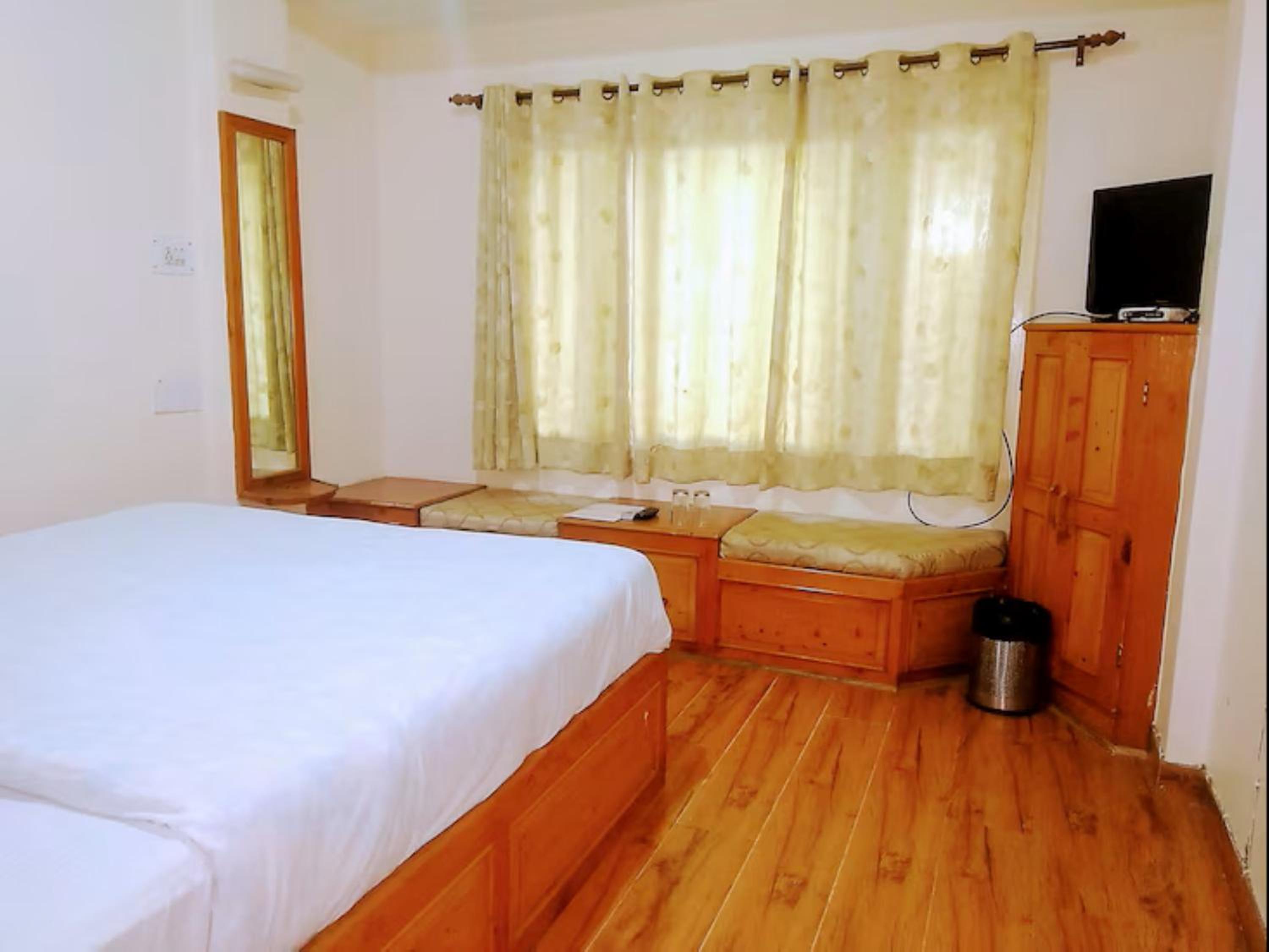 Queen Room photo 3