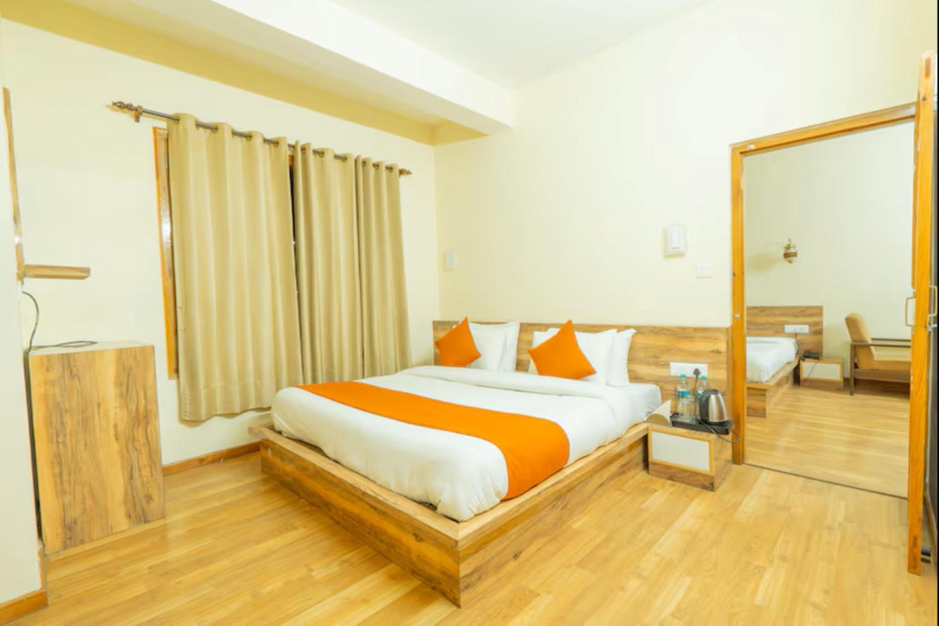 King Room With Balcony