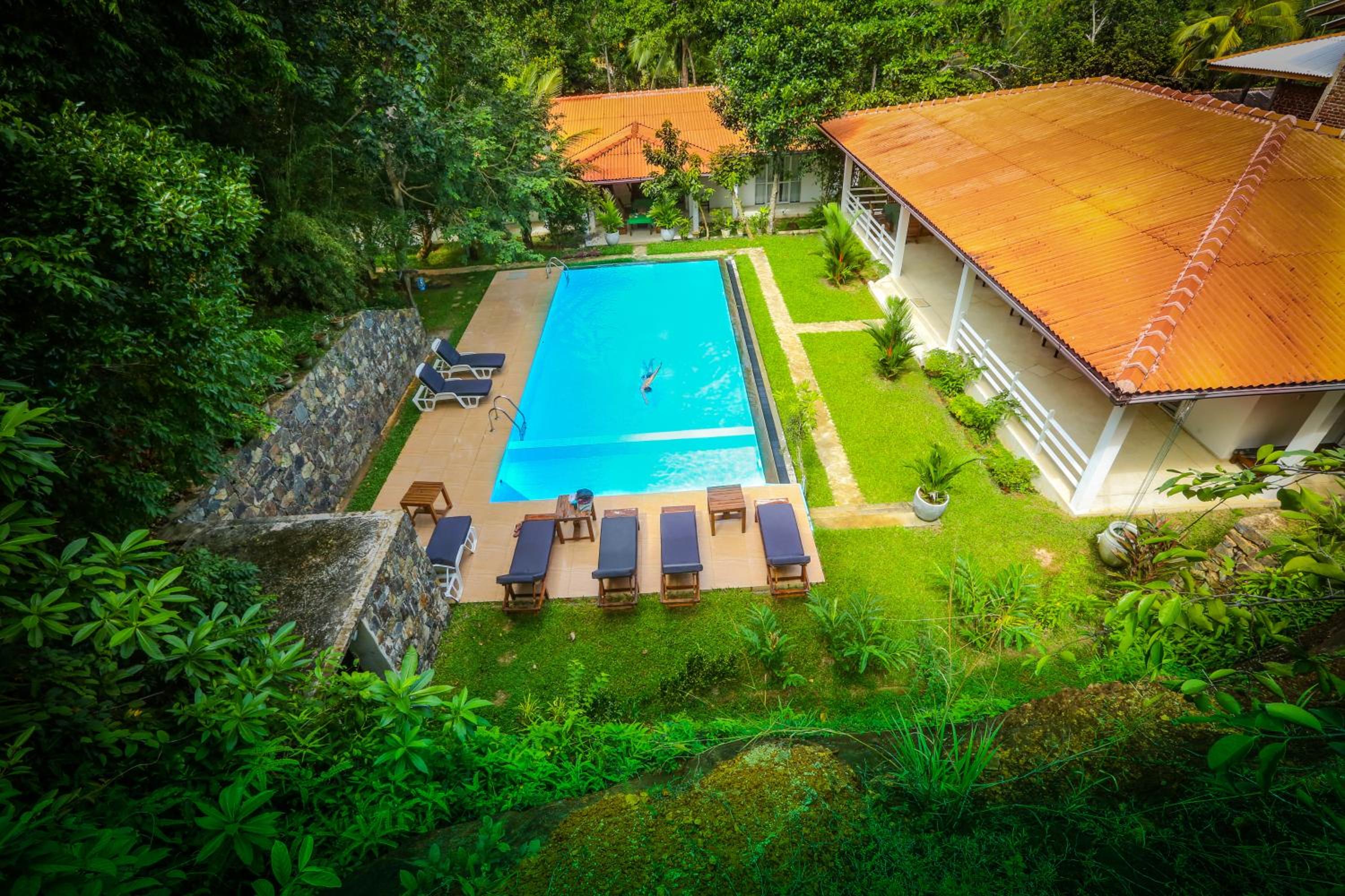 Deluxe Double Room - Free 24 Hours Check in & Check out (Offer valid till 15th Dec 2021)
