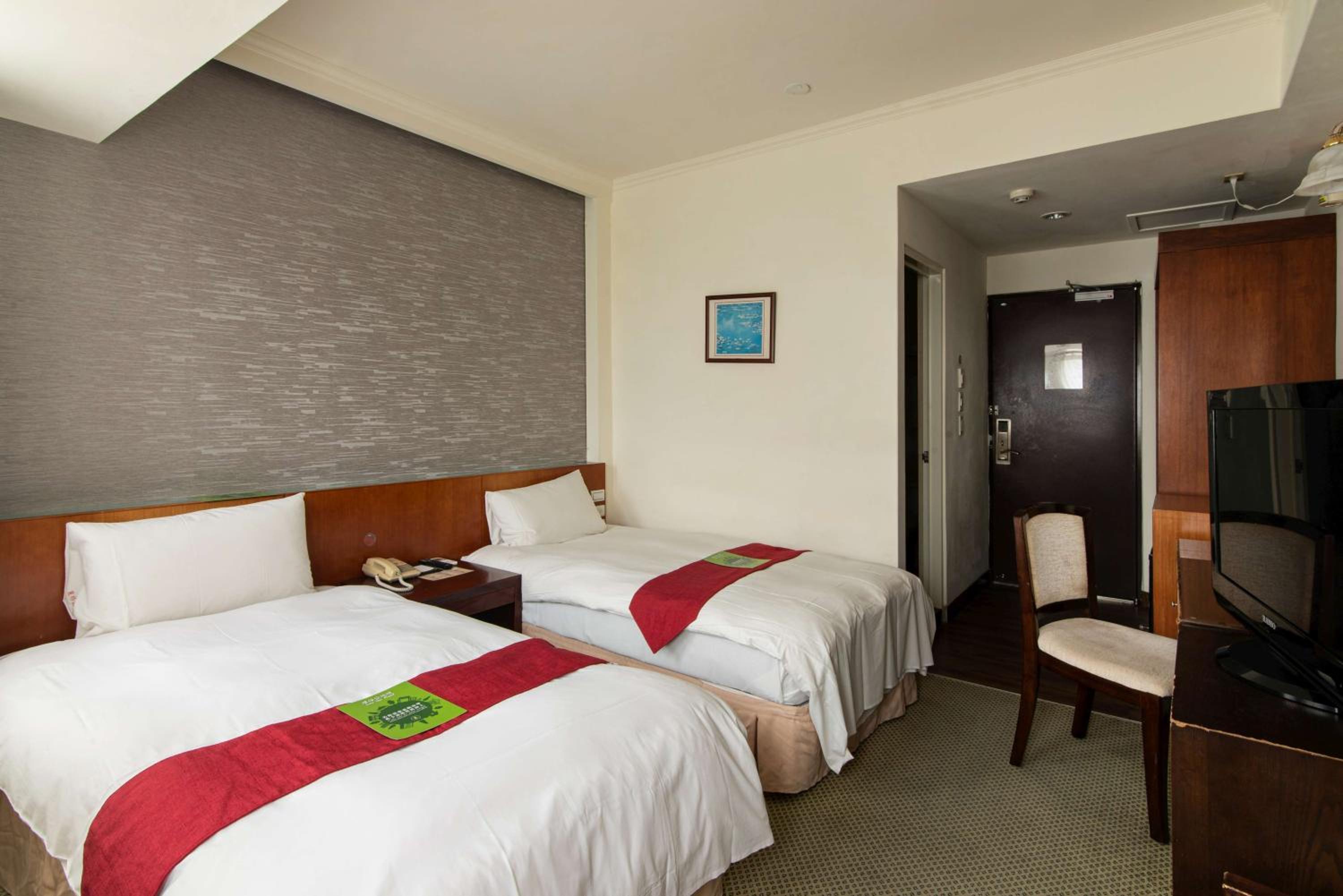 No Window - Standard Double Or Twin Room photo 2