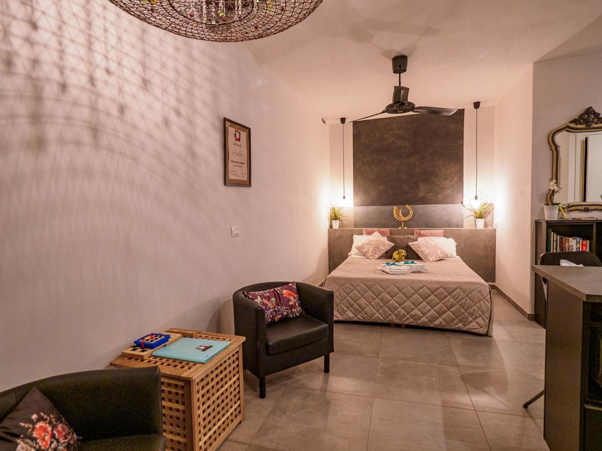 One-Bedroom Apartment - Photo 40