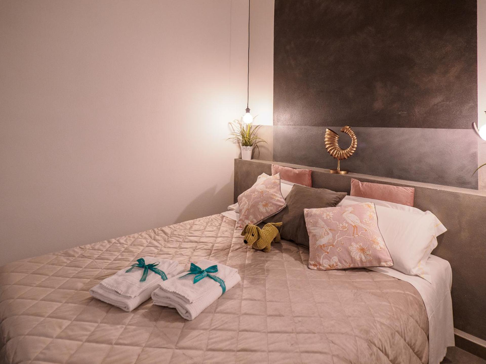 One-Bedroom Apartment - Photo 39