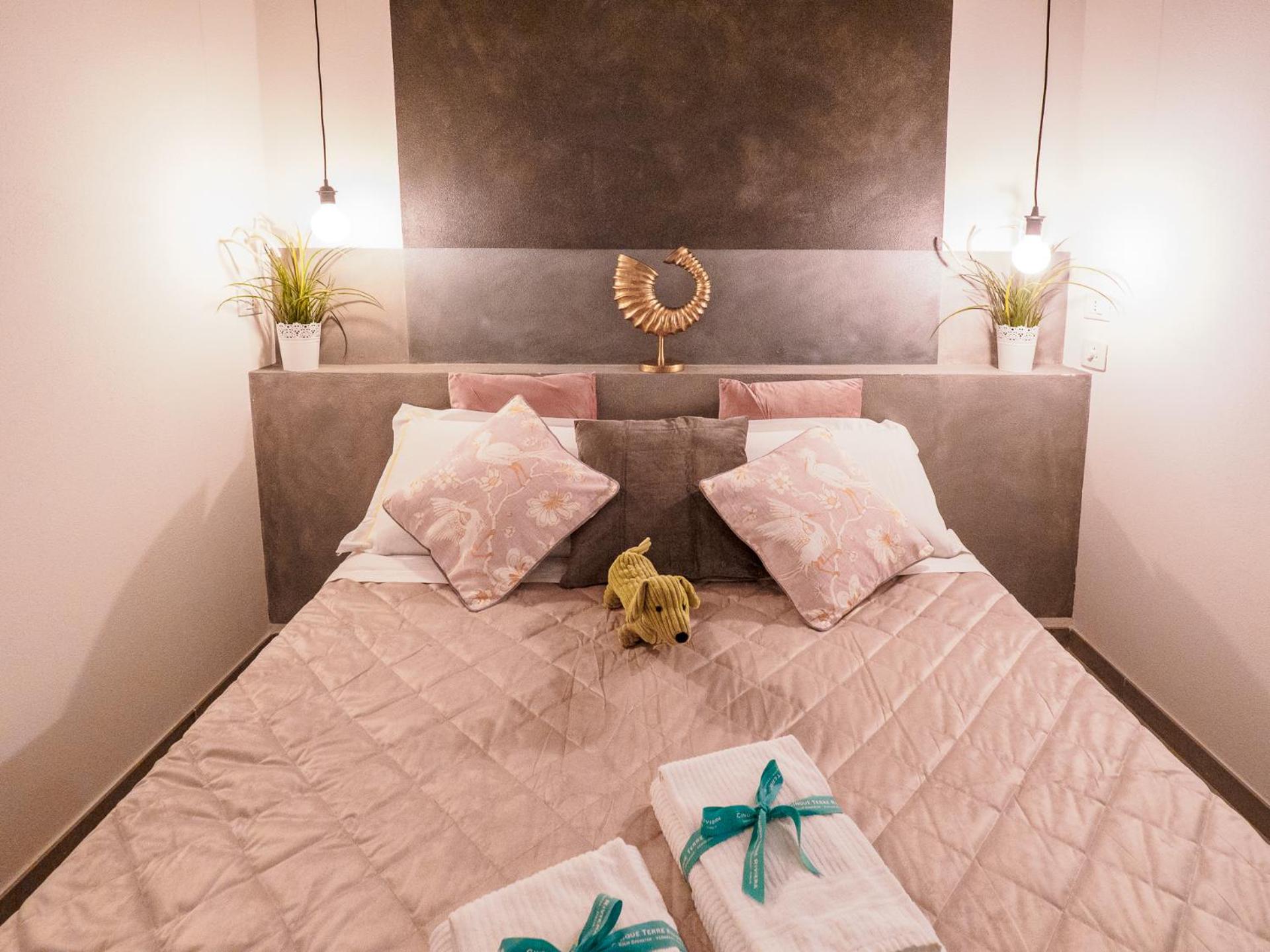 One-Bedroom Apartment - Photo 37