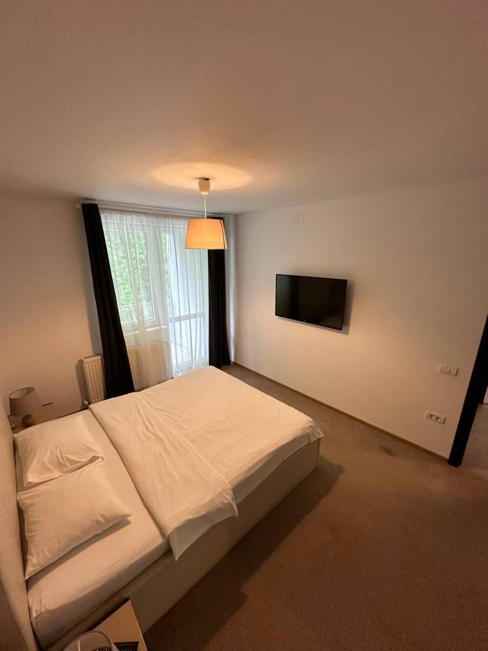 Apartment with Balcony photo 3