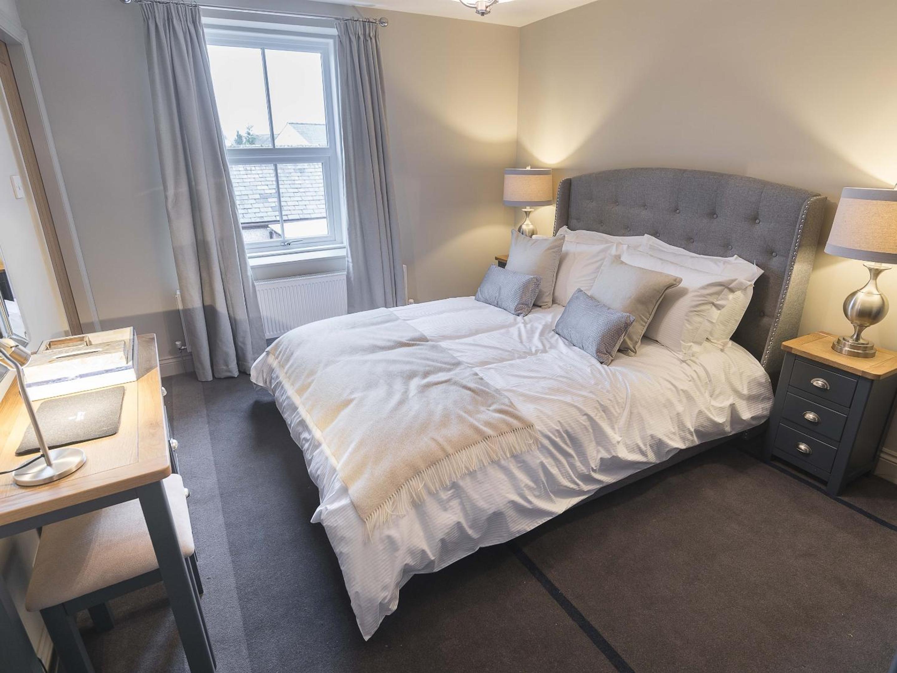 Deluxe King Room photo 1