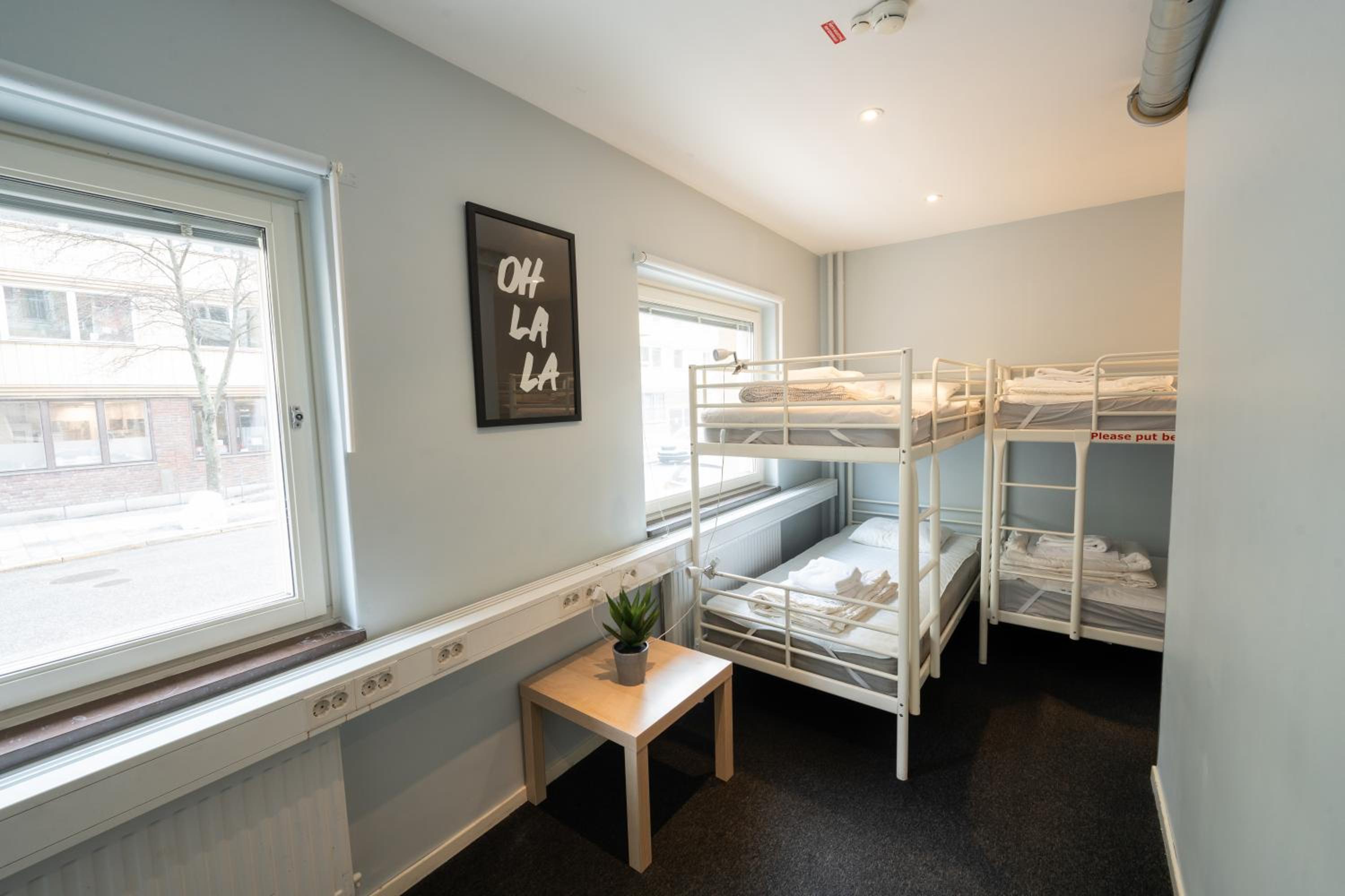 Superior Quadruple Room with Private Bathroom