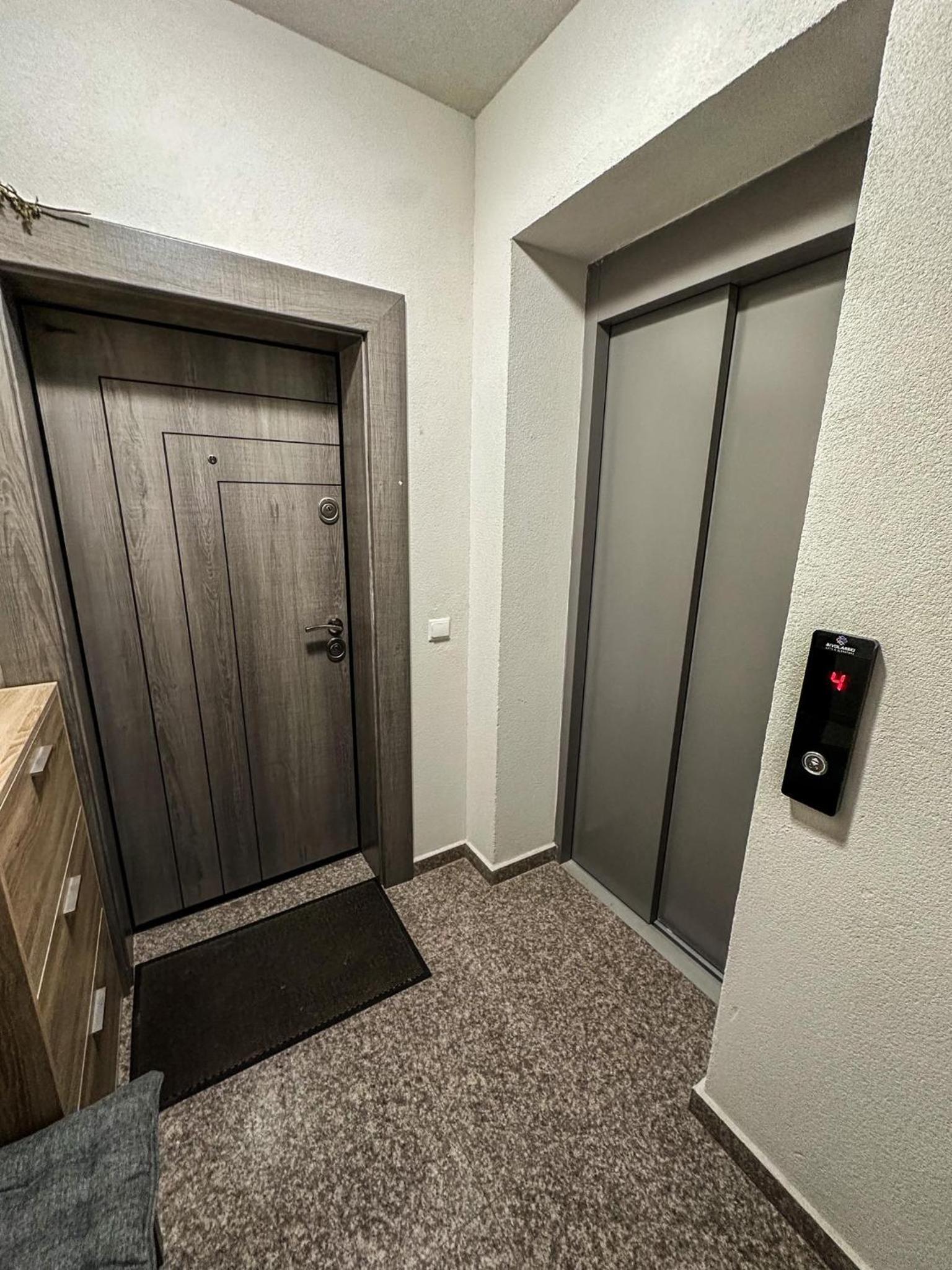 One-Bedroom Apartment photo 2