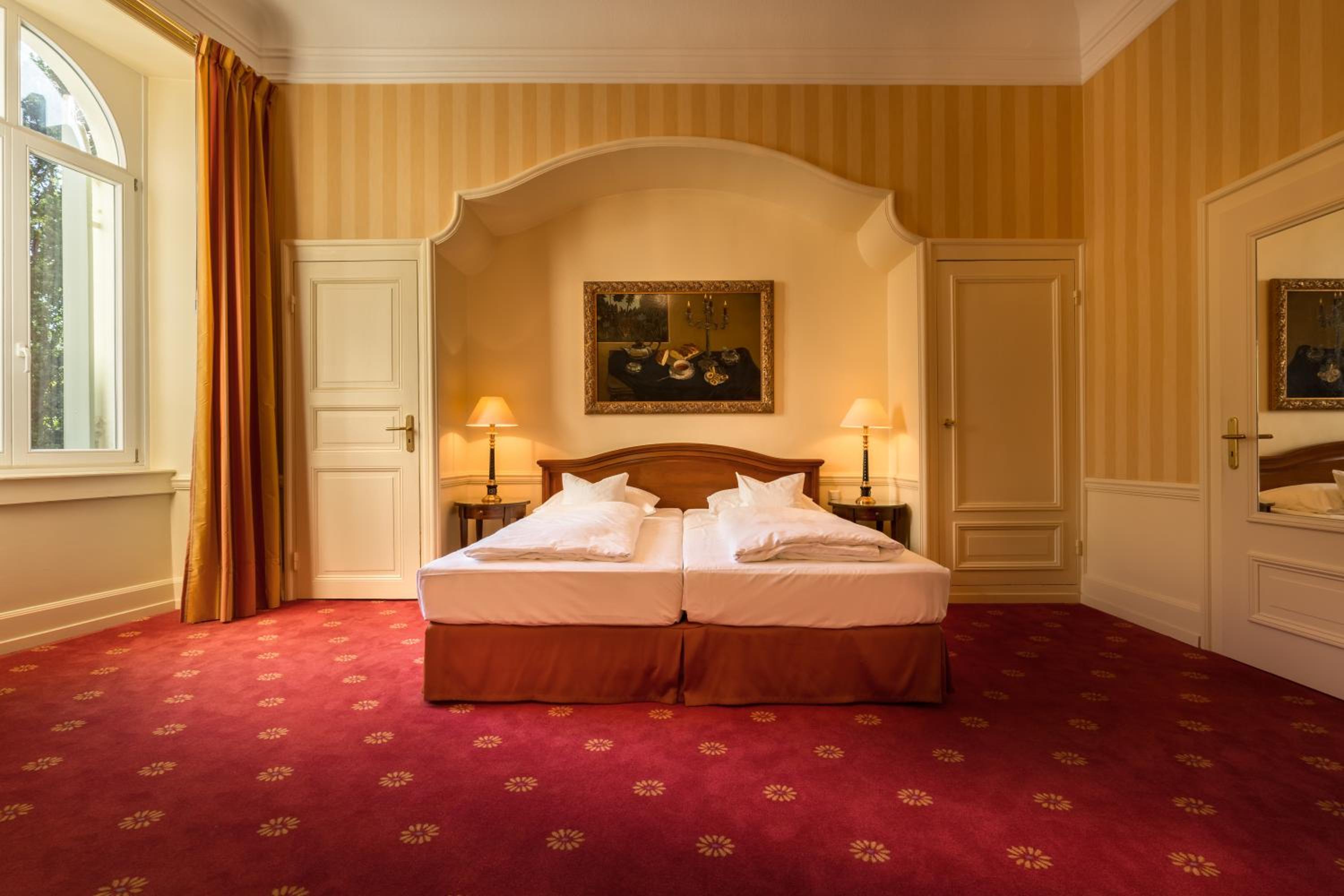 Premium Double Room with Park View - Photo 4