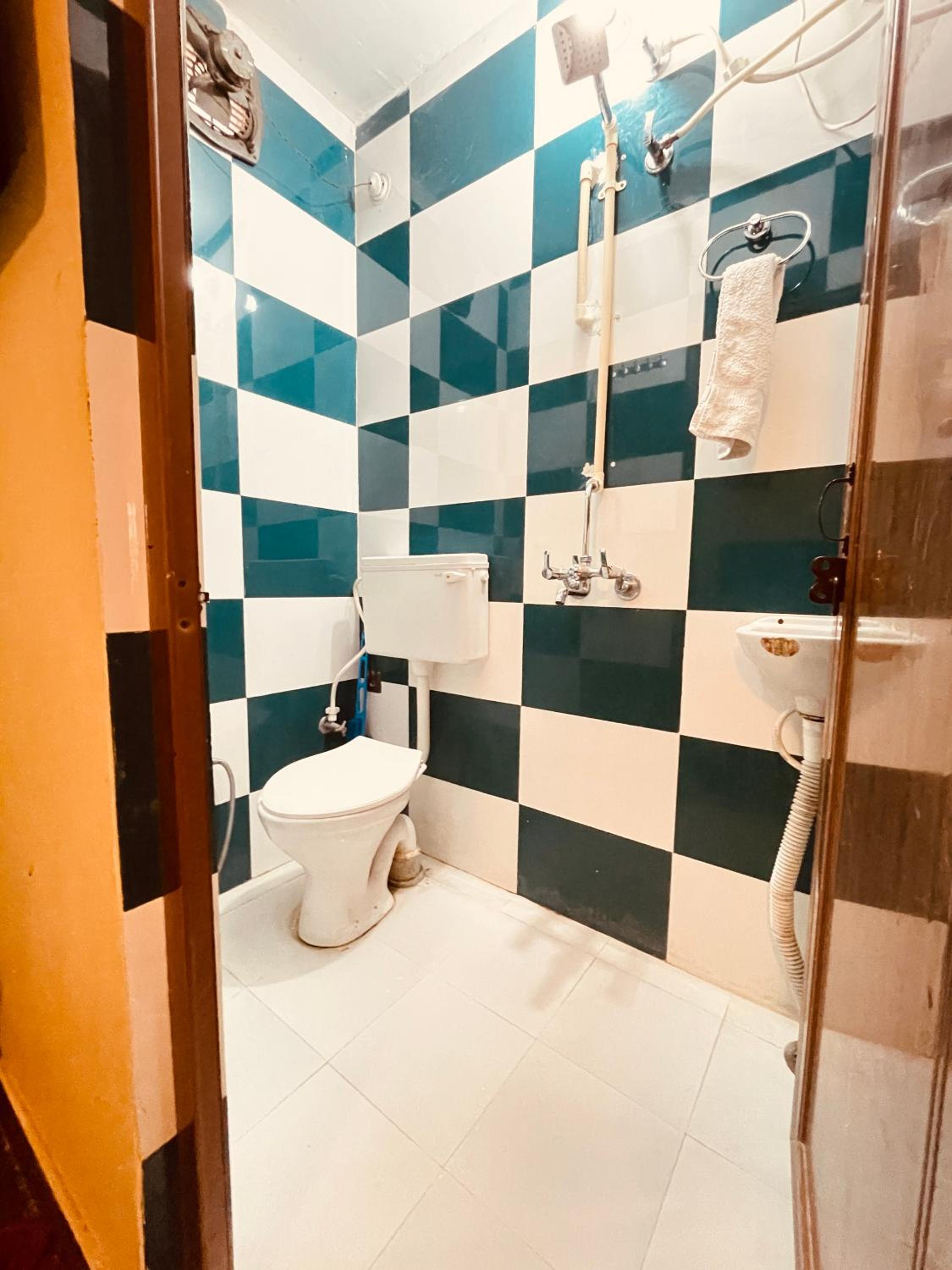 Standard Double Room - Photo 6