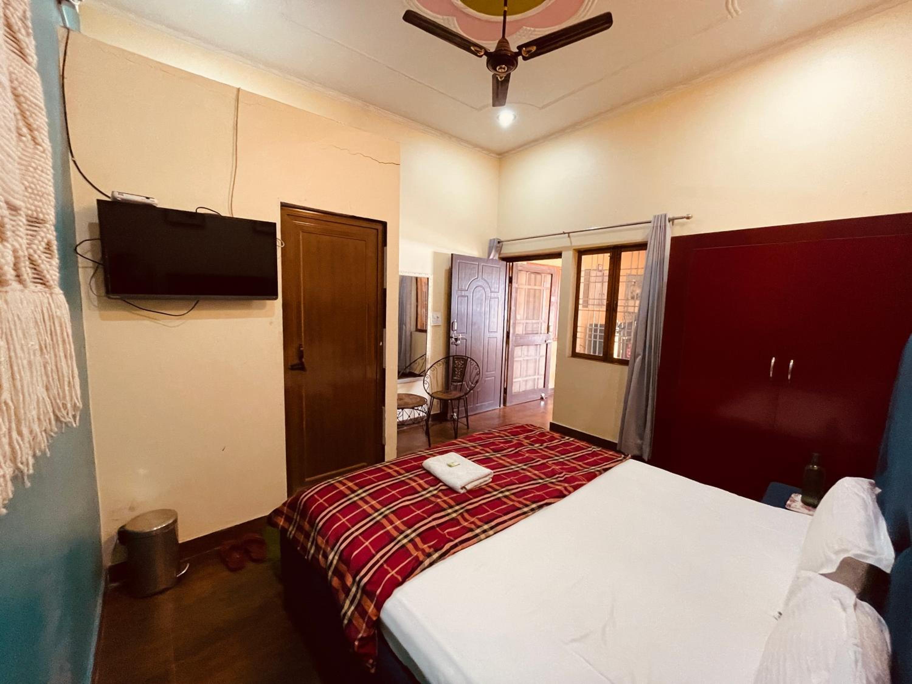 Standard Double Room - Photo 4