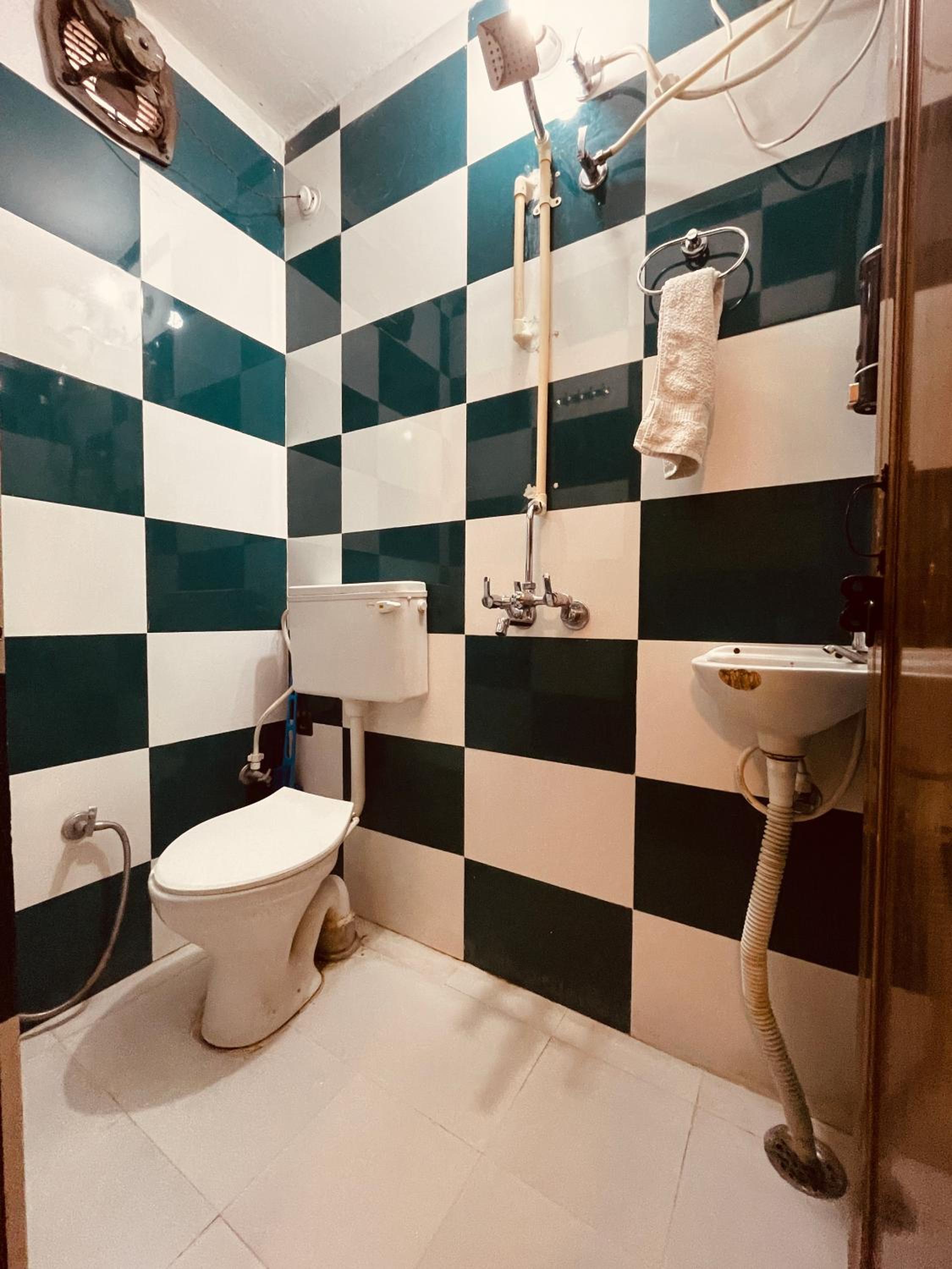 Standard Double Room - Photo 2
