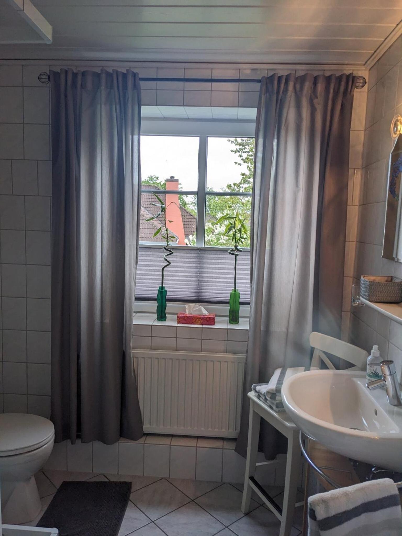Apartment with Shower photo 3