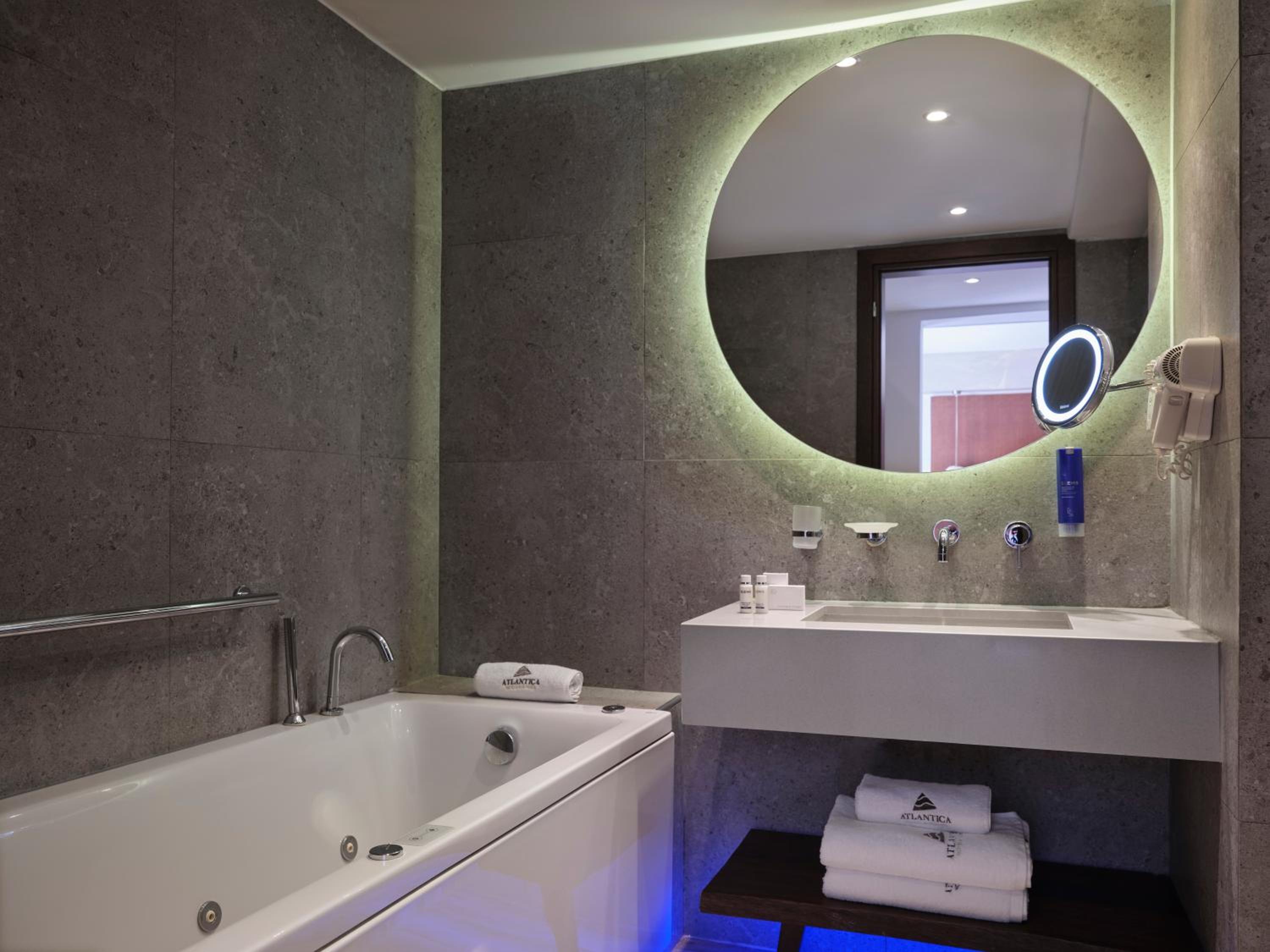 Family Suite Swim Up Sea View