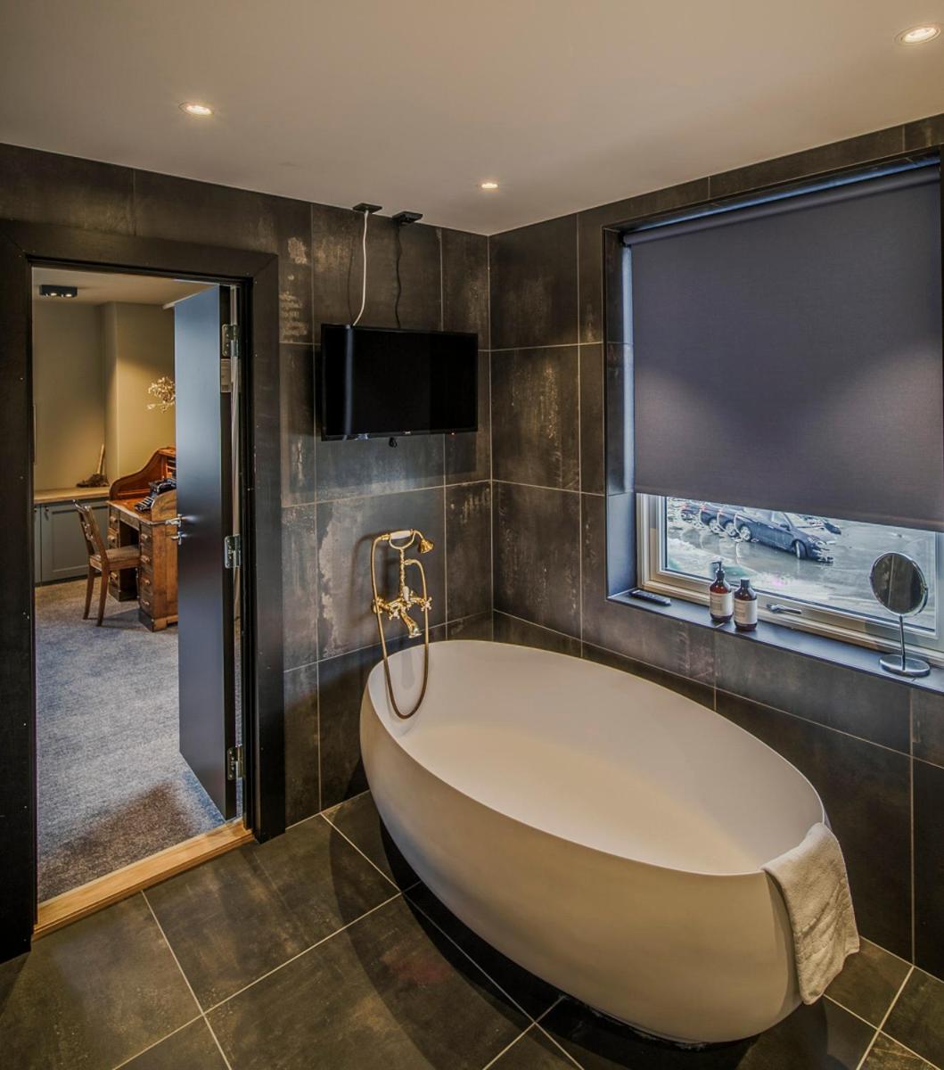 Suite - Photo 6